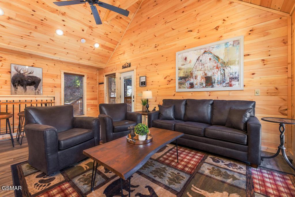 1110 Rocky Creek Way Pigeon Forge TN 37863