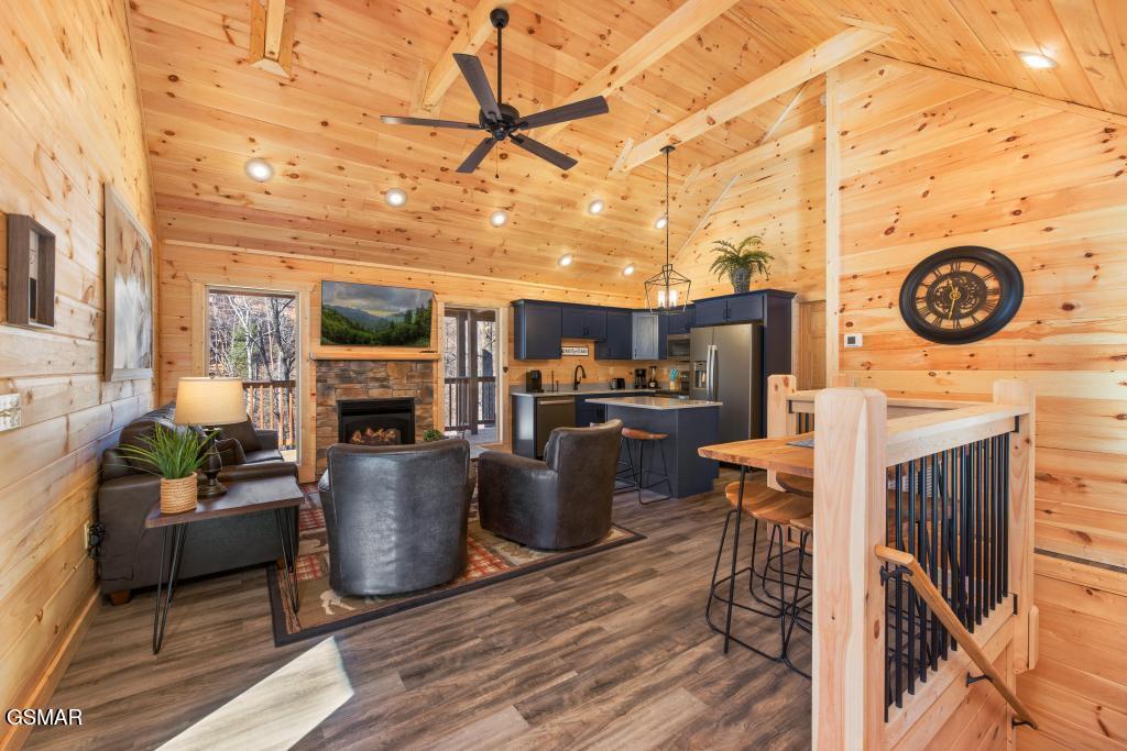 1110 Rocky Creek Way Pigeon Forge TN 37863