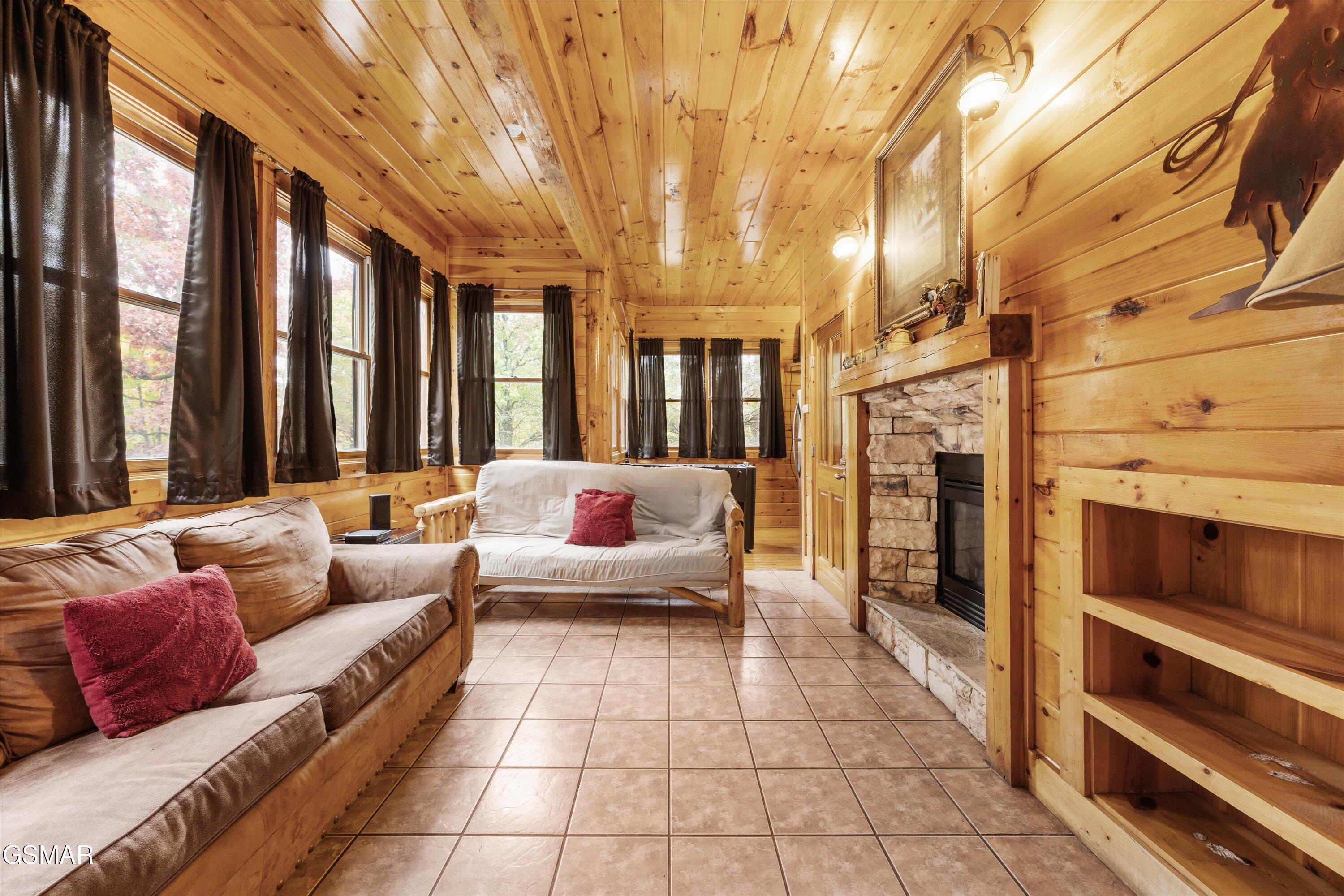 2818 Seth Road Pigeon Forge TN 37863