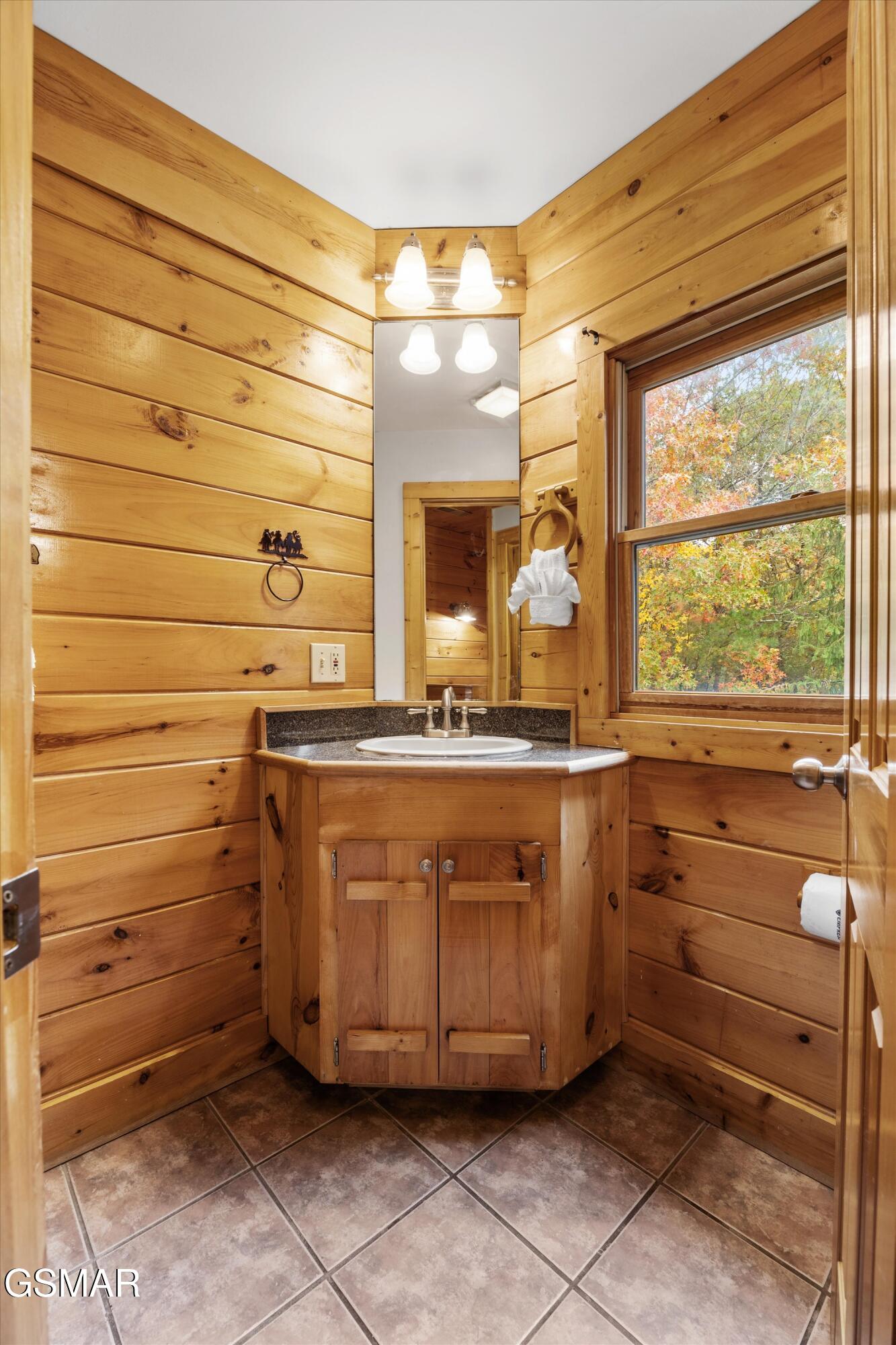 2818 Seth Road Pigeon Forge TN 37863