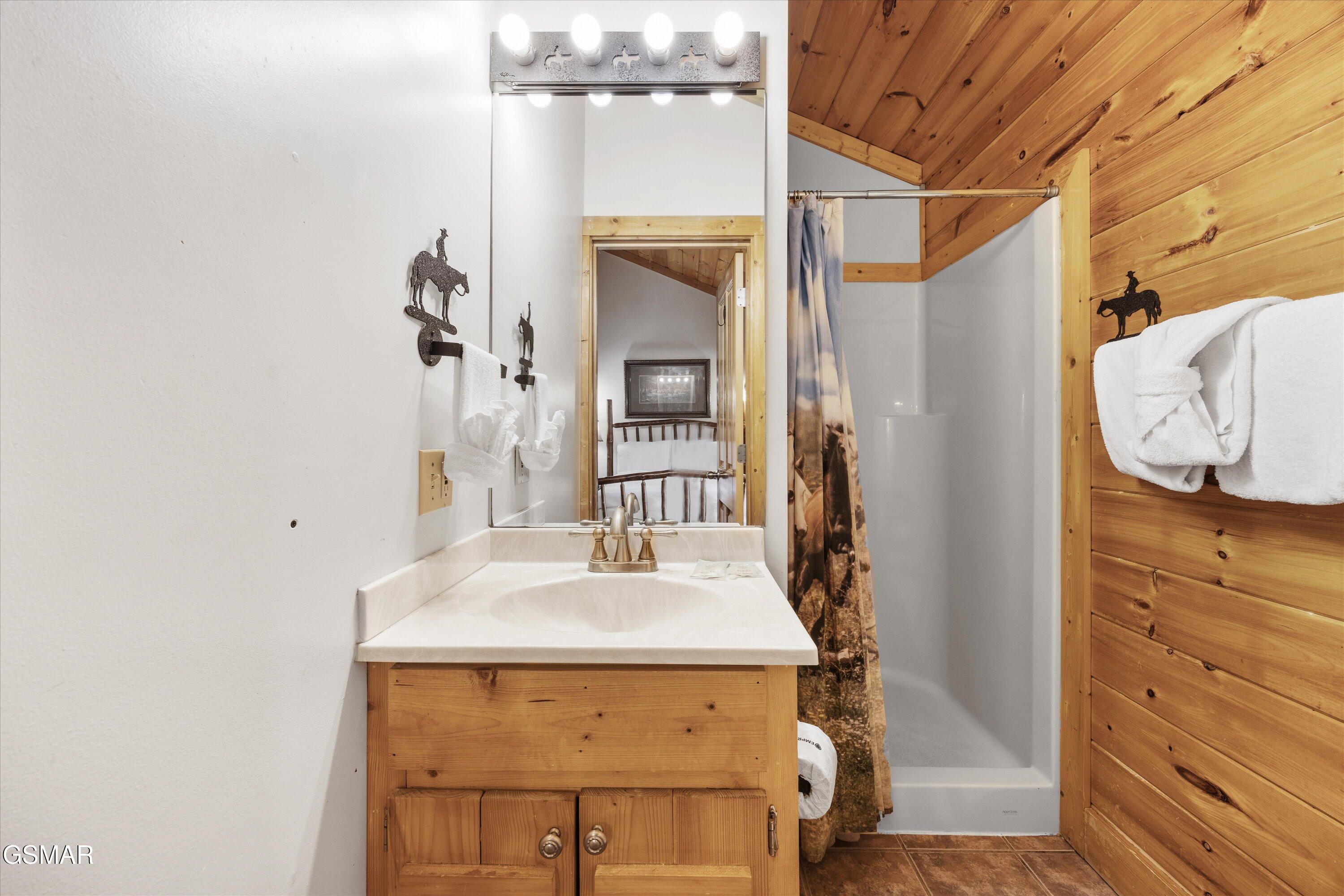 2818 Seth Road Pigeon Forge TN 37863