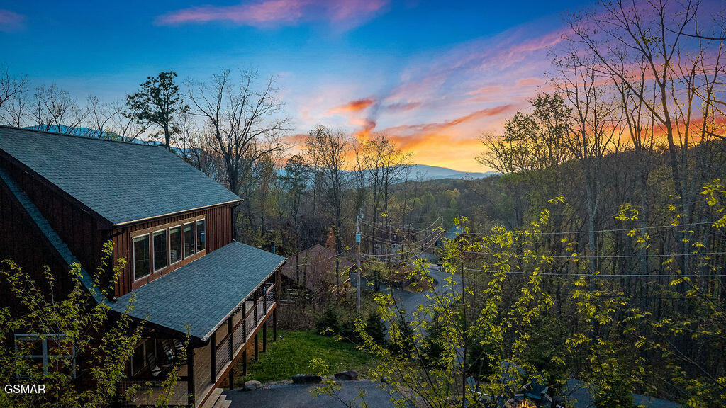 834 Pine Top Lane Gatlinburg TN 37738