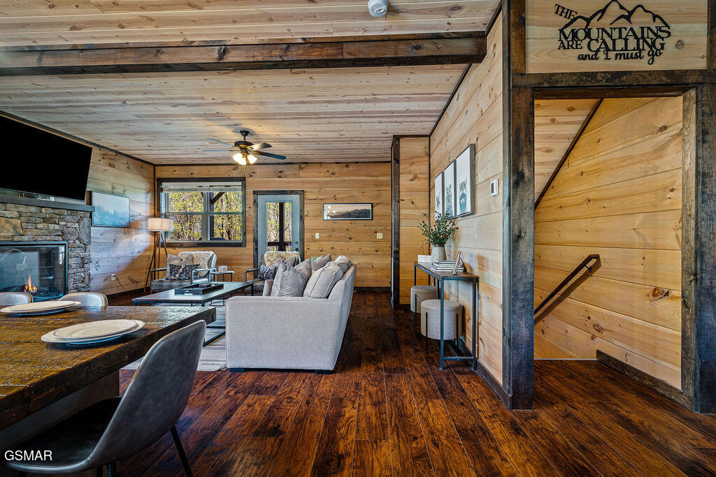 834 Pine Top Lane Gatlinburg TN 37738