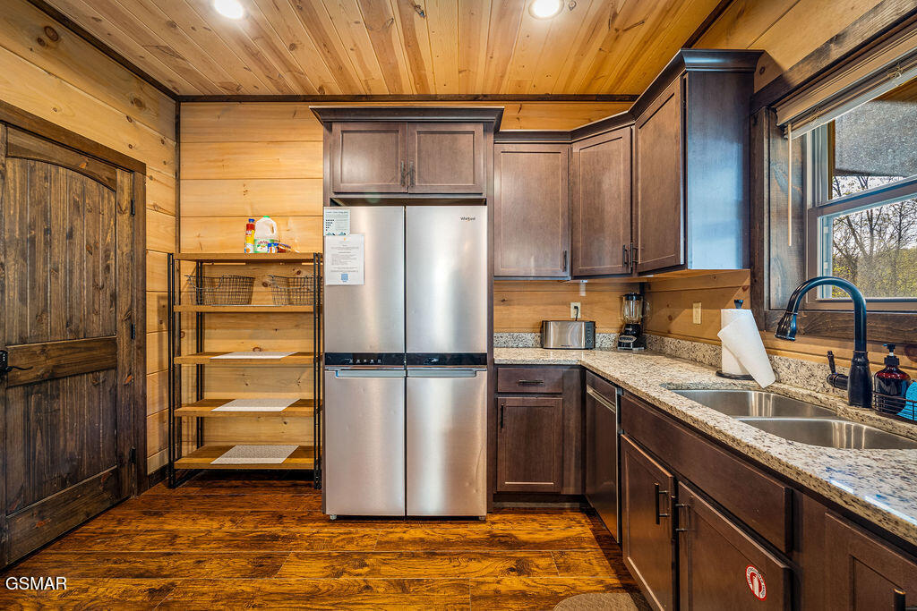 834 Pine Top Lane Gatlinburg TN 37738