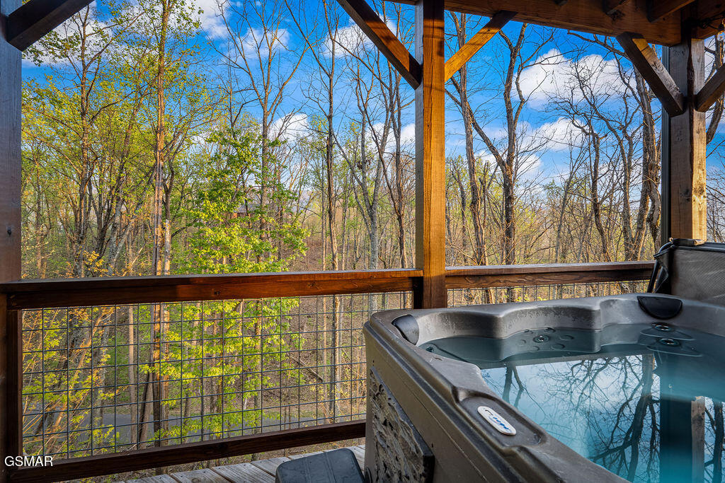 834 Pine Top Lane Gatlinburg TN 37738