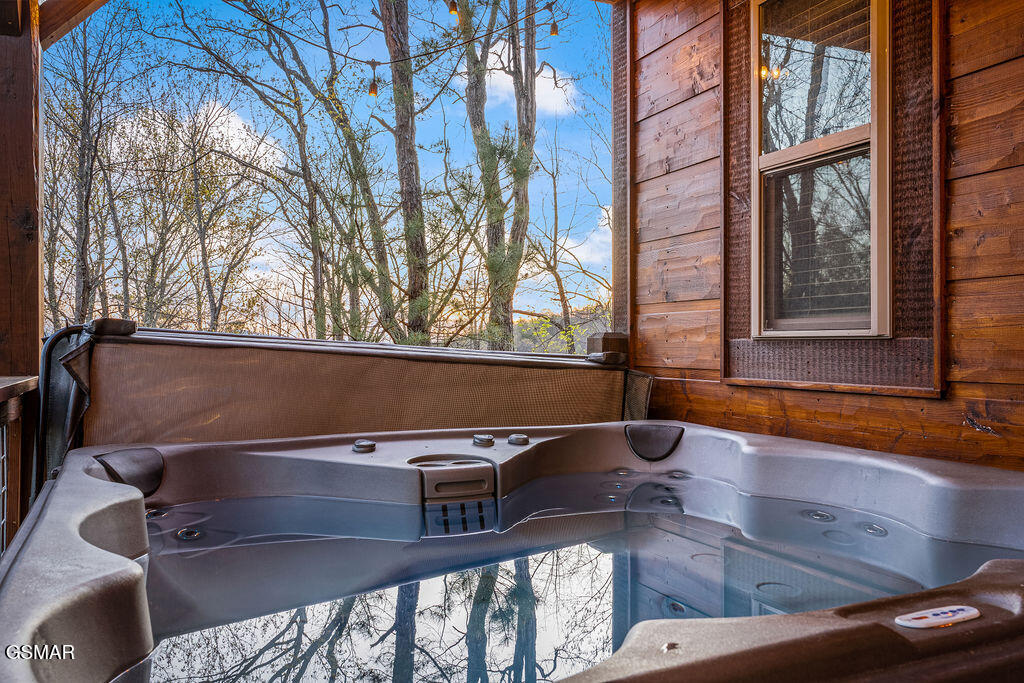 834 Pine Top Lane Gatlinburg TN 37738