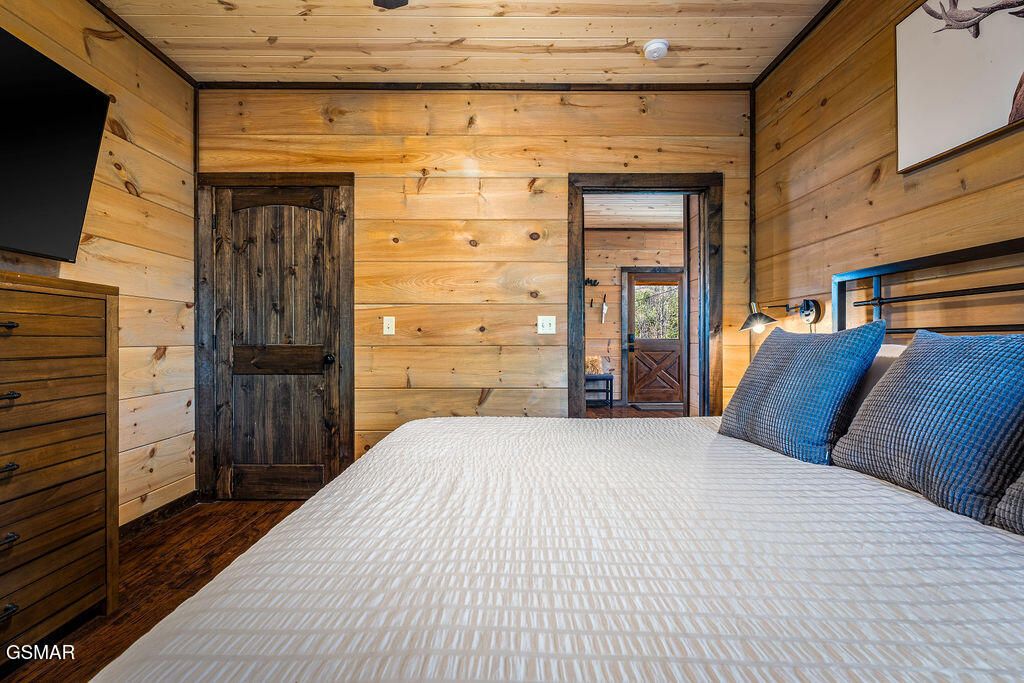 834 Pine Top Lane Gatlinburg TN 37738