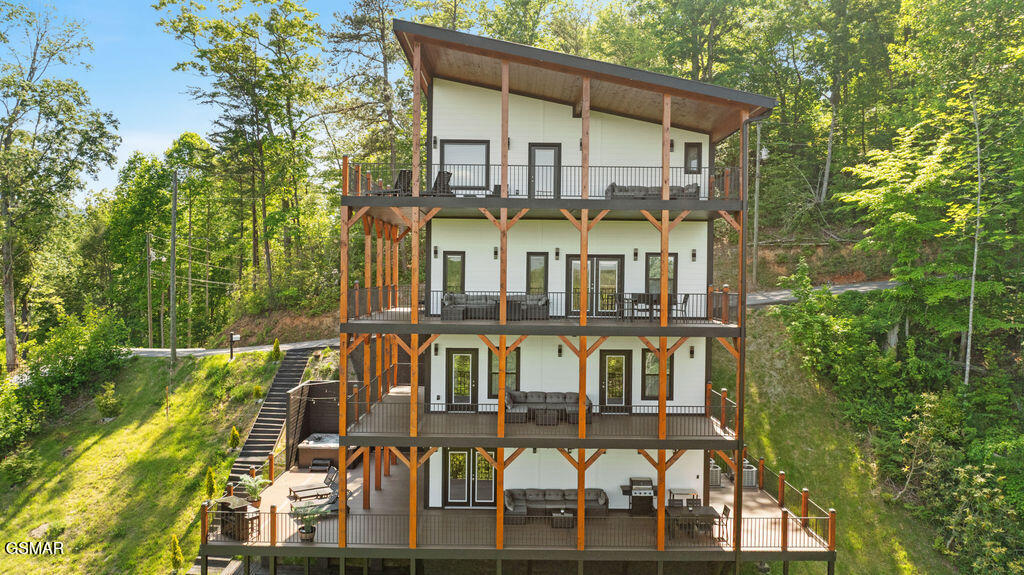 611 Ivy Road Gatlinburg TN 37738