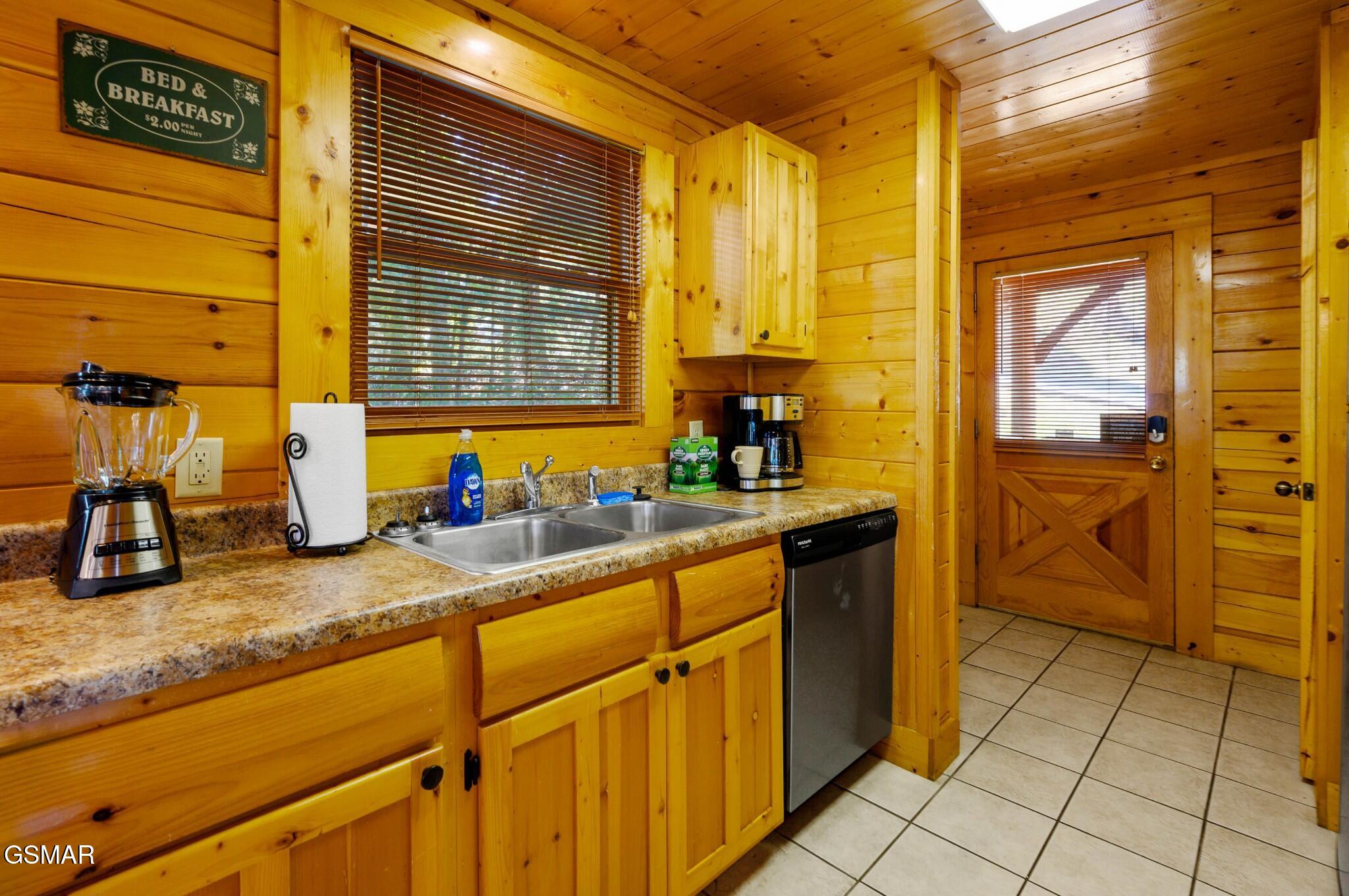 1105 Autumn Path Way Sevierville TN 37862