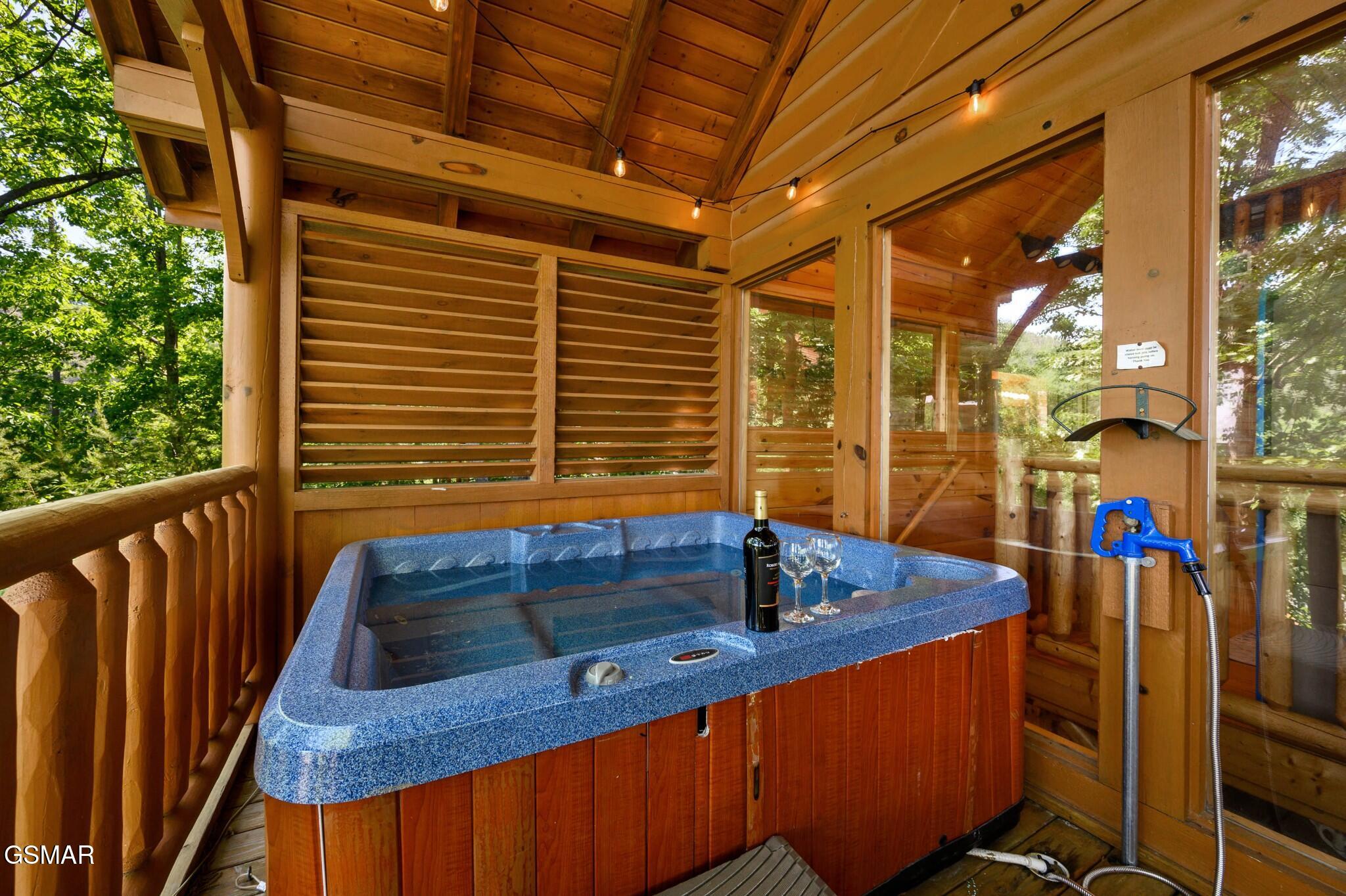 1105 Autumn Path Way Sevierville TN 37862