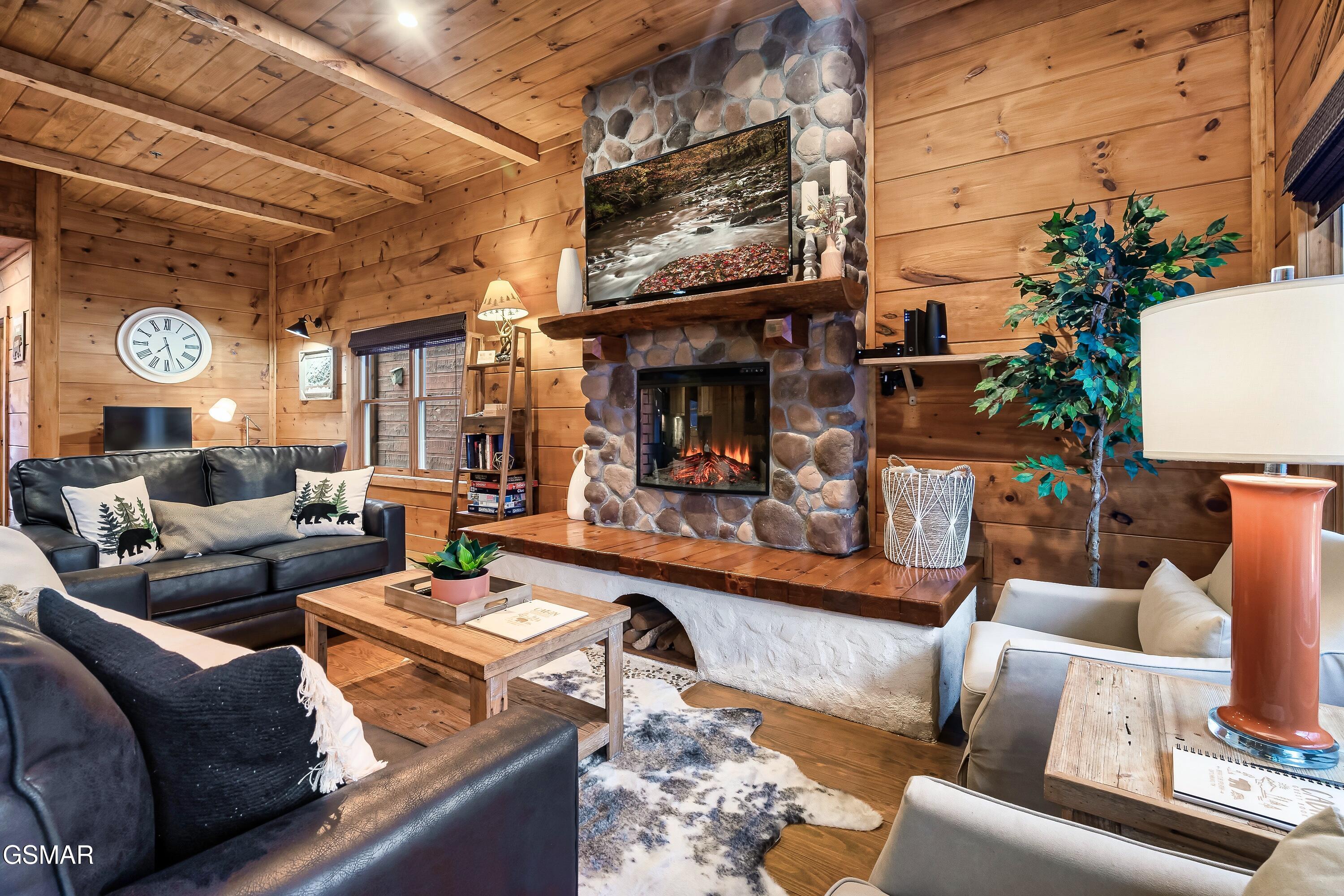 1255 Bear Cub Way Gatlinburg TN 37738