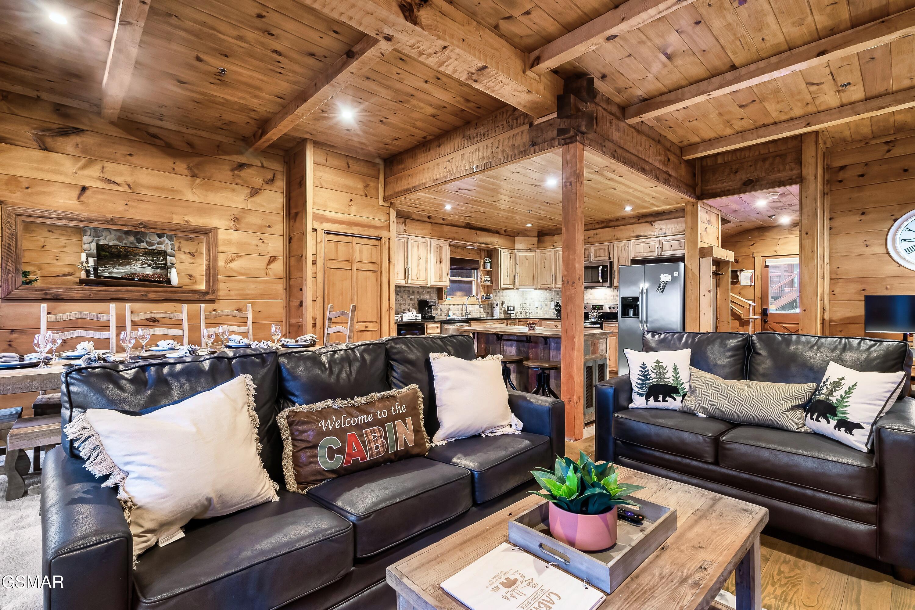 1255 Bear Cub Way Gatlinburg TN 37738