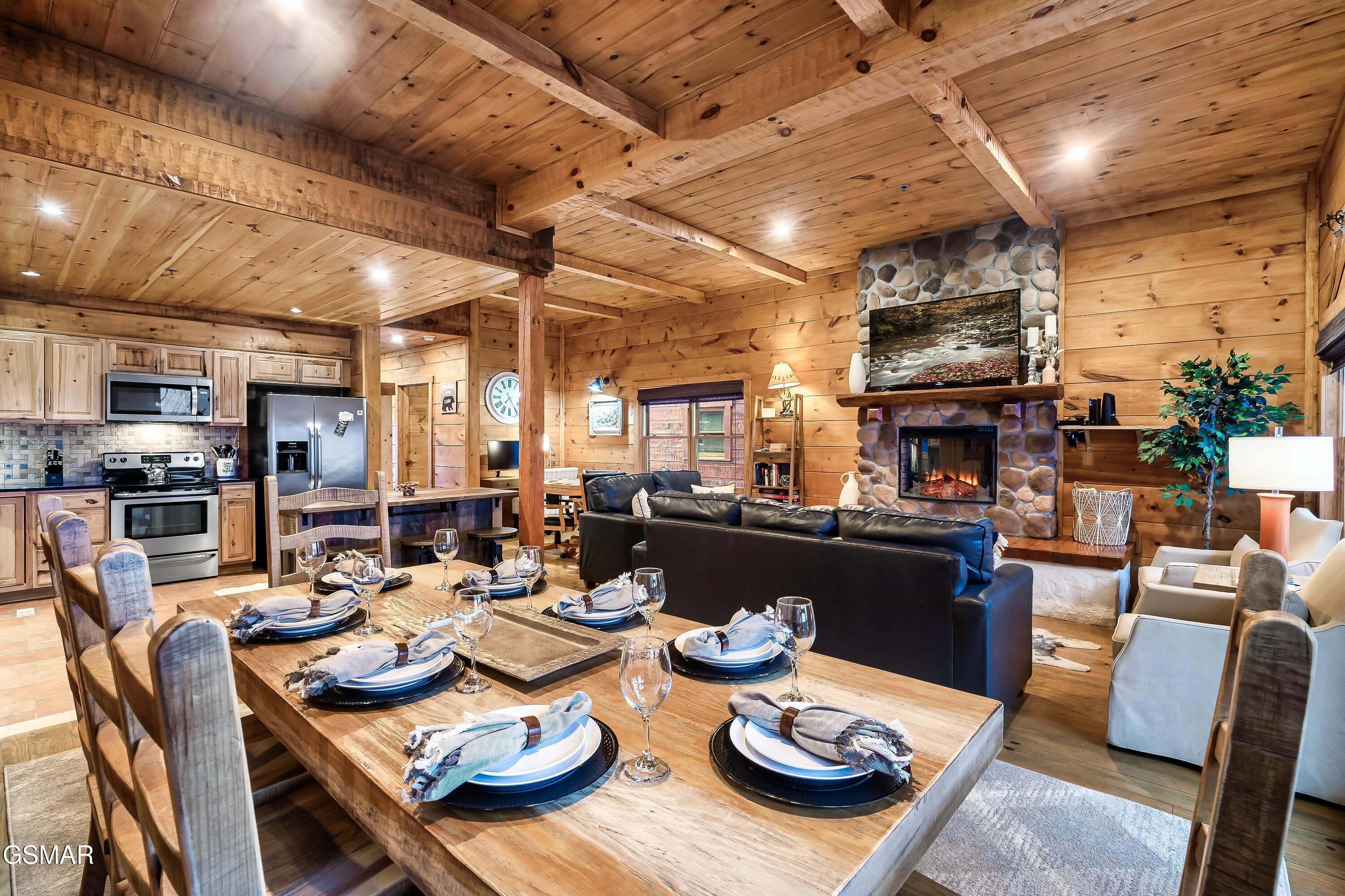 1255 Bear Cub Way Gatlinburg TN 37738