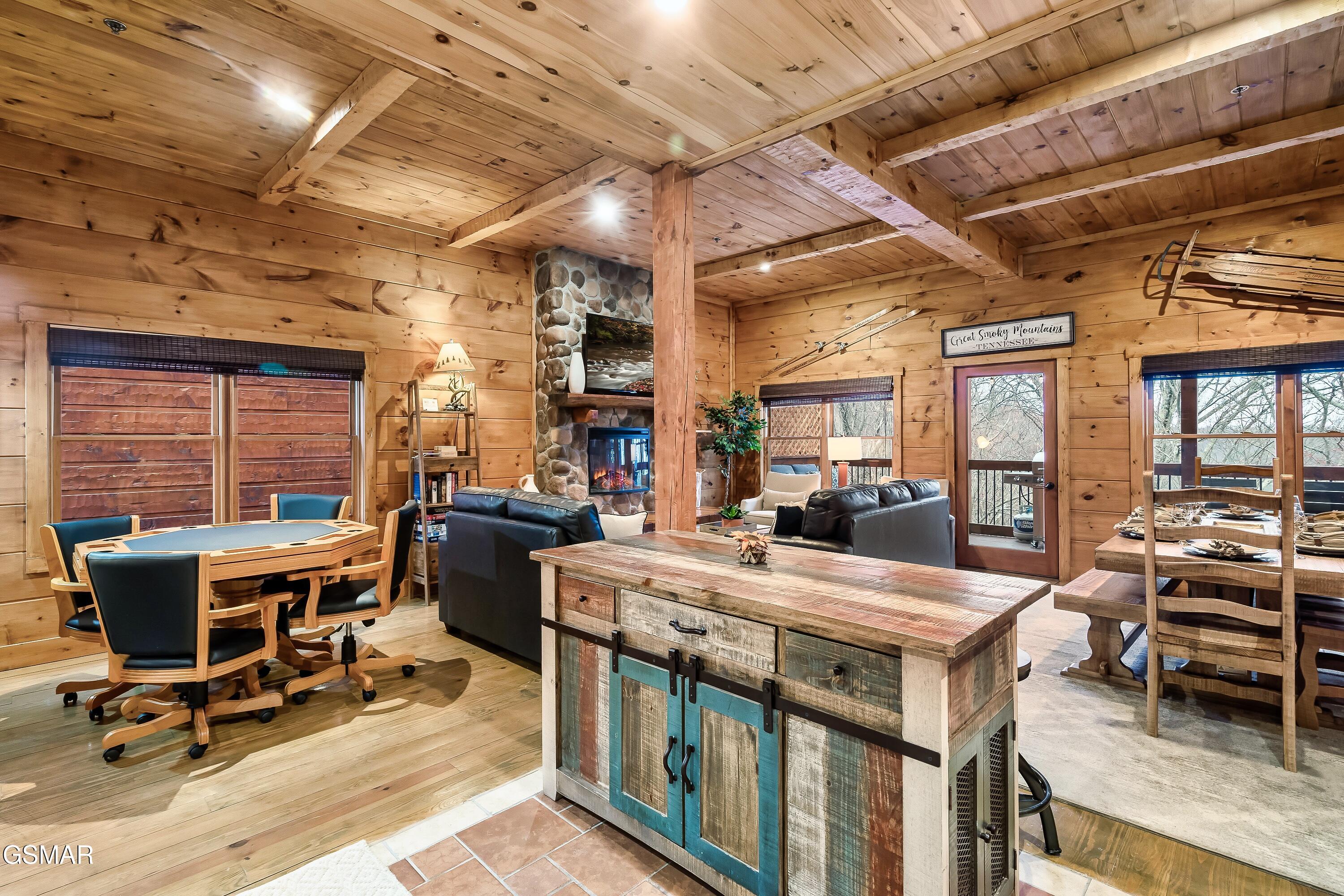 1255 Bear Cub Way Gatlinburg TN 37738