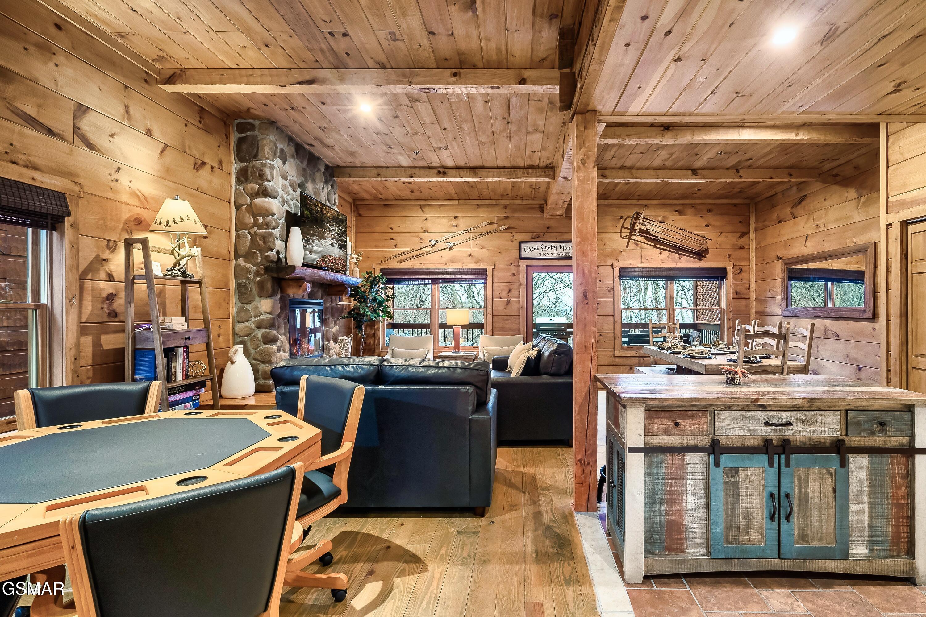 1255 Bear Cub Way Gatlinburg TN 37738
