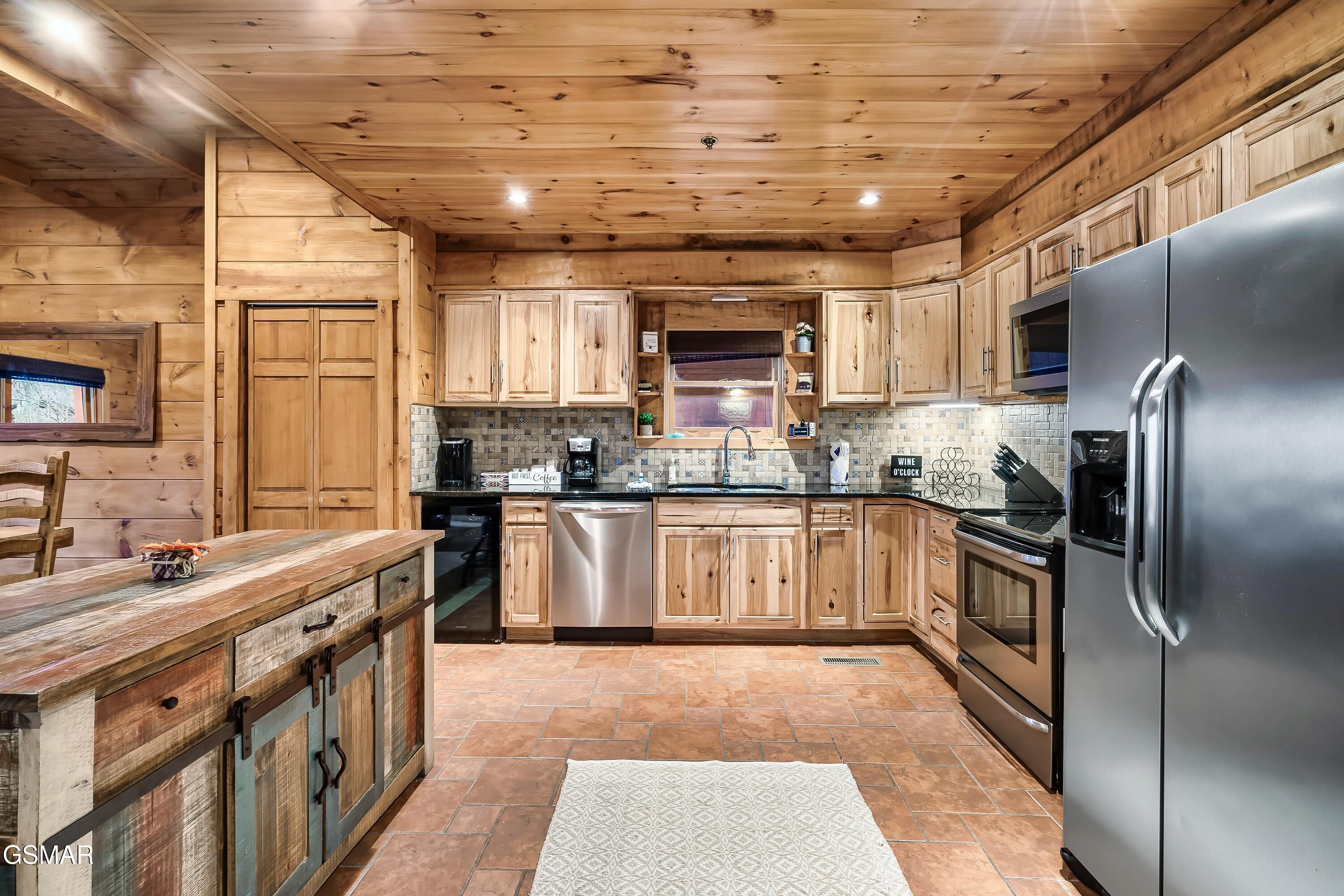 1255 Bear Cub Way Gatlinburg TN 37738