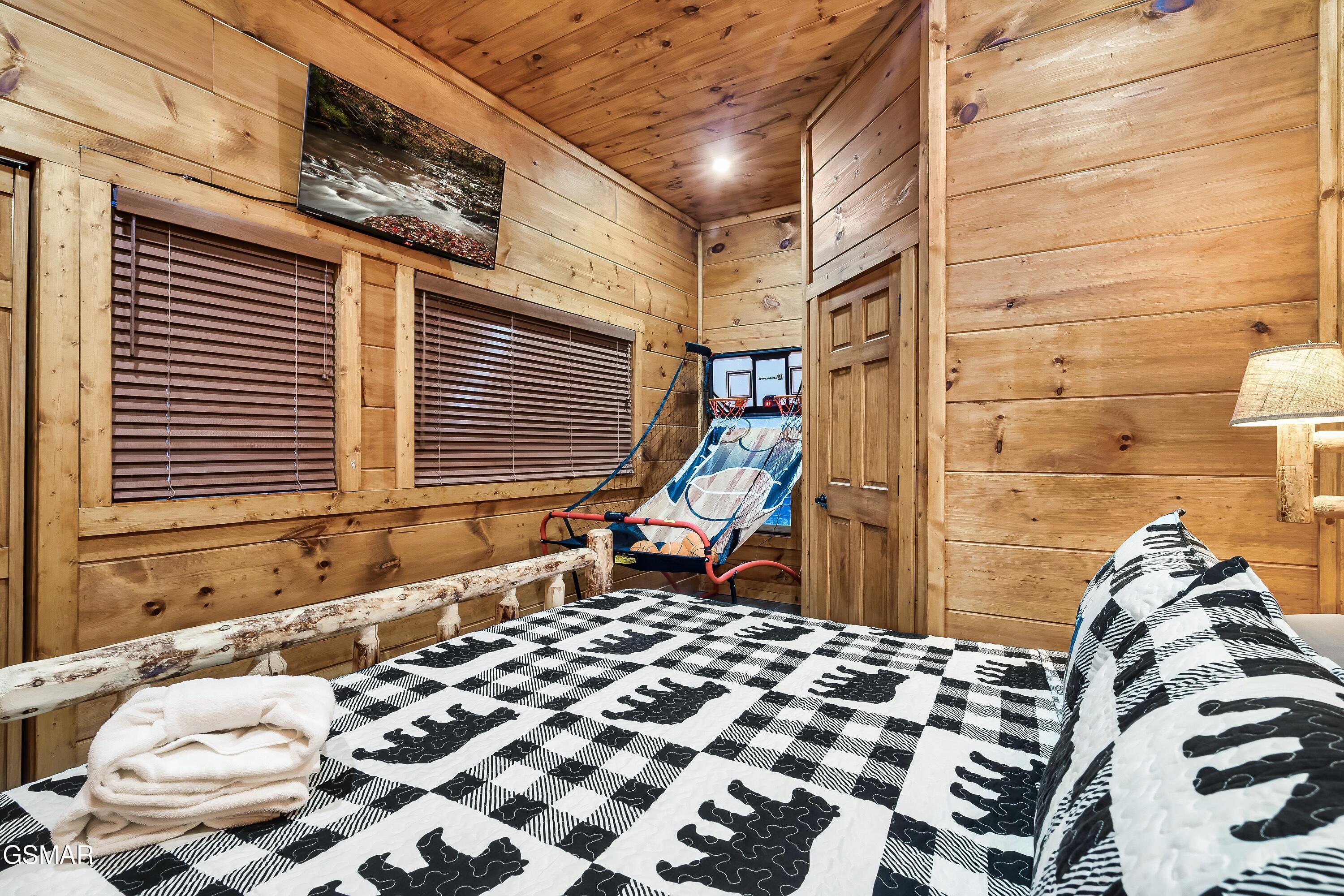 1255 Bear Cub Way Gatlinburg TN 37738