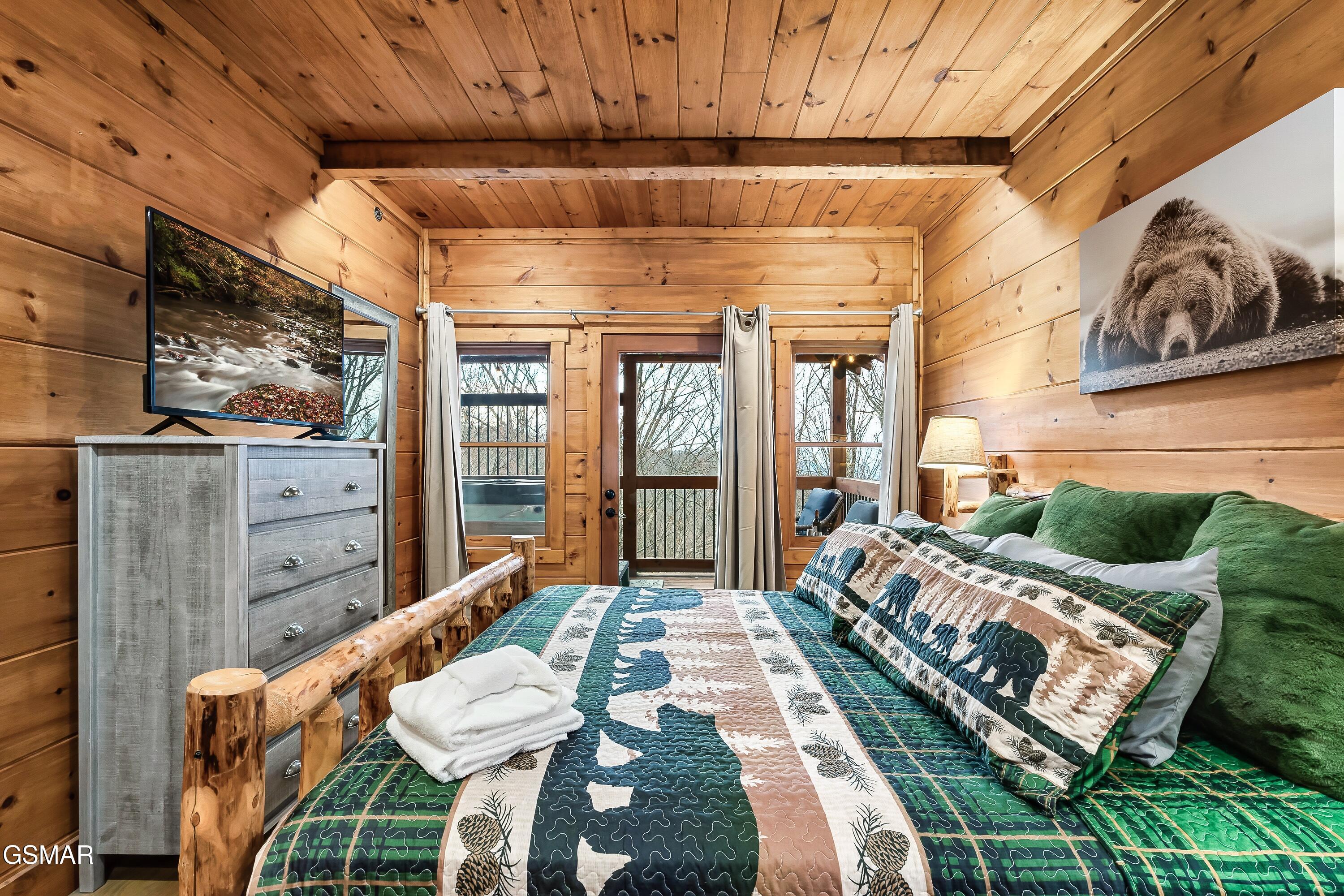 1255 Bear Cub Way Gatlinburg TN 37738