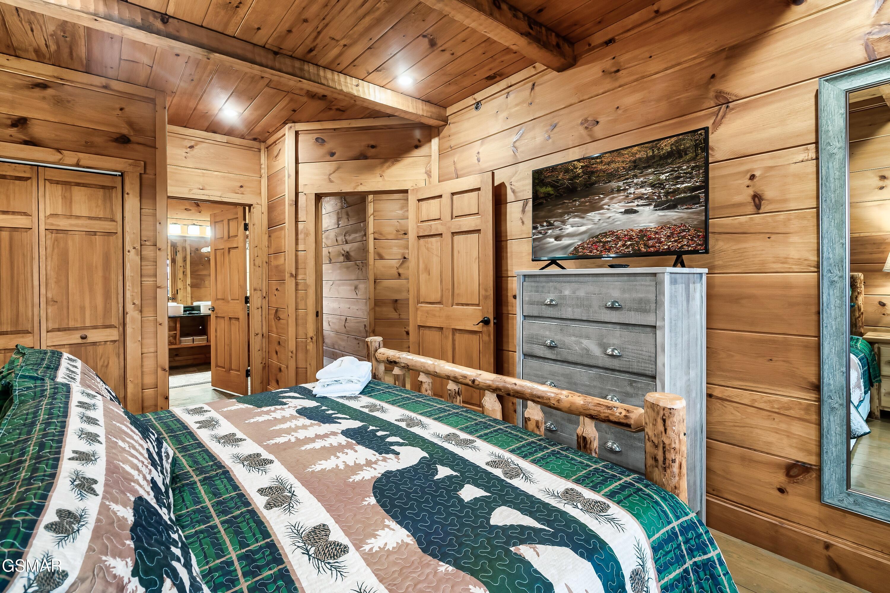 1255 Bear Cub Way Gatlinburg TN 37738