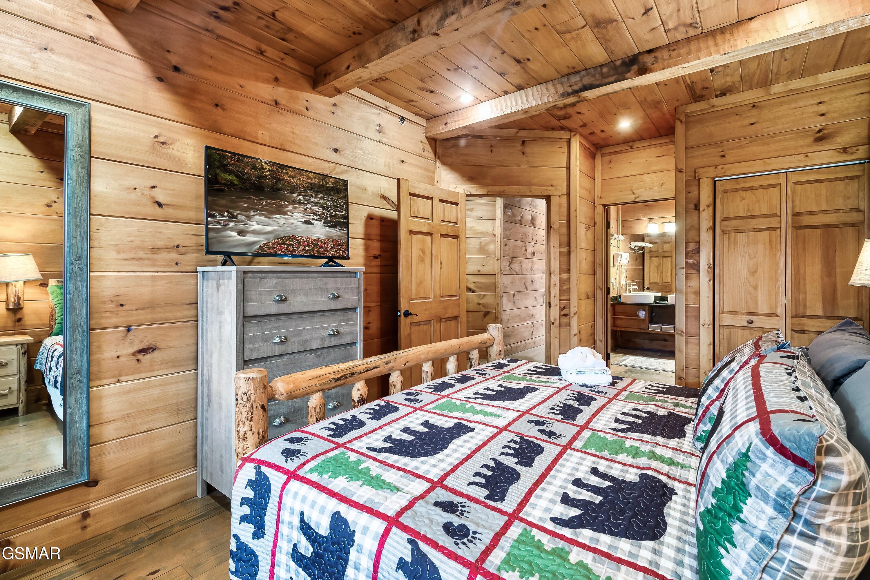 1255 Bear Cub Way Gatlinburg TN 37738