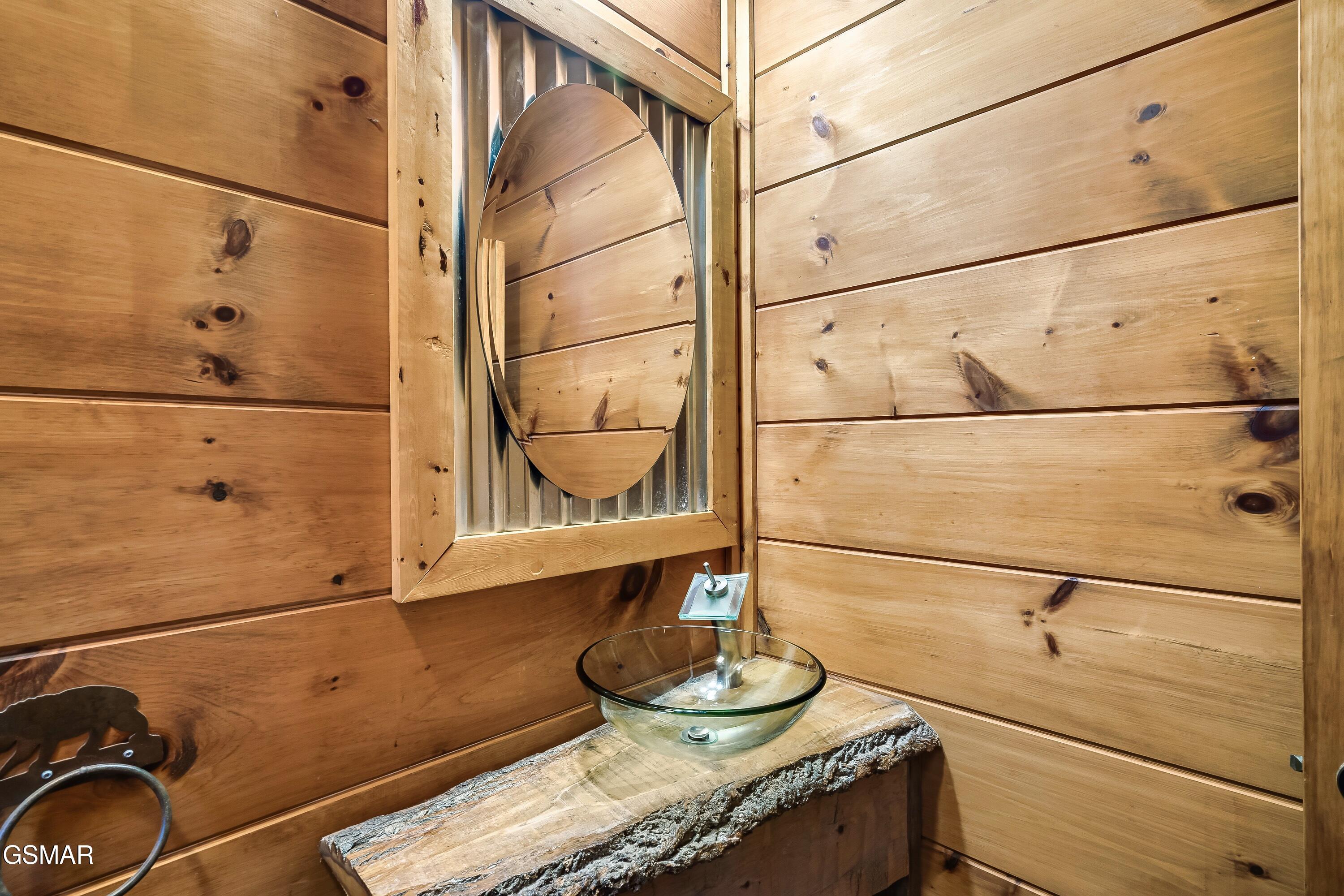 1255 Bear Cub Way Gatlinburg TN 37738