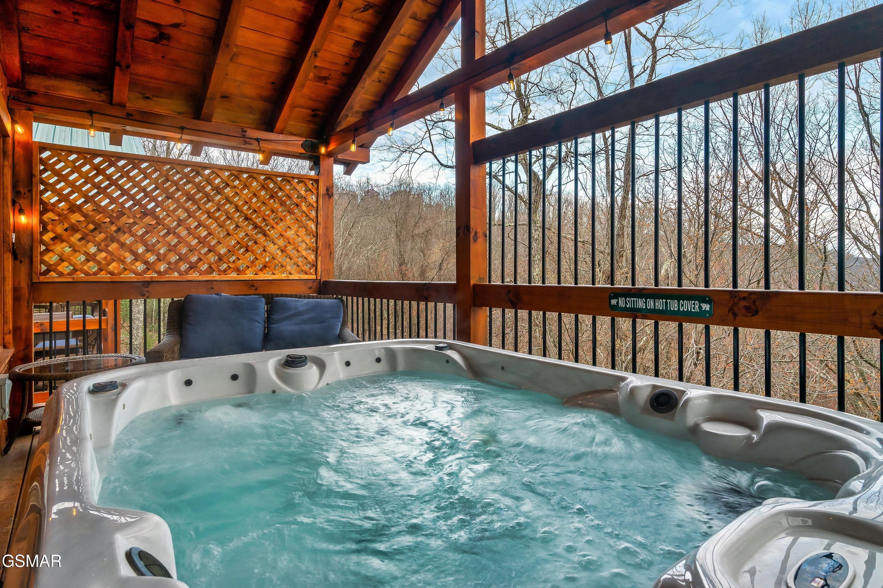 1255 Bear Cub Way Gatlinburg TN 37738