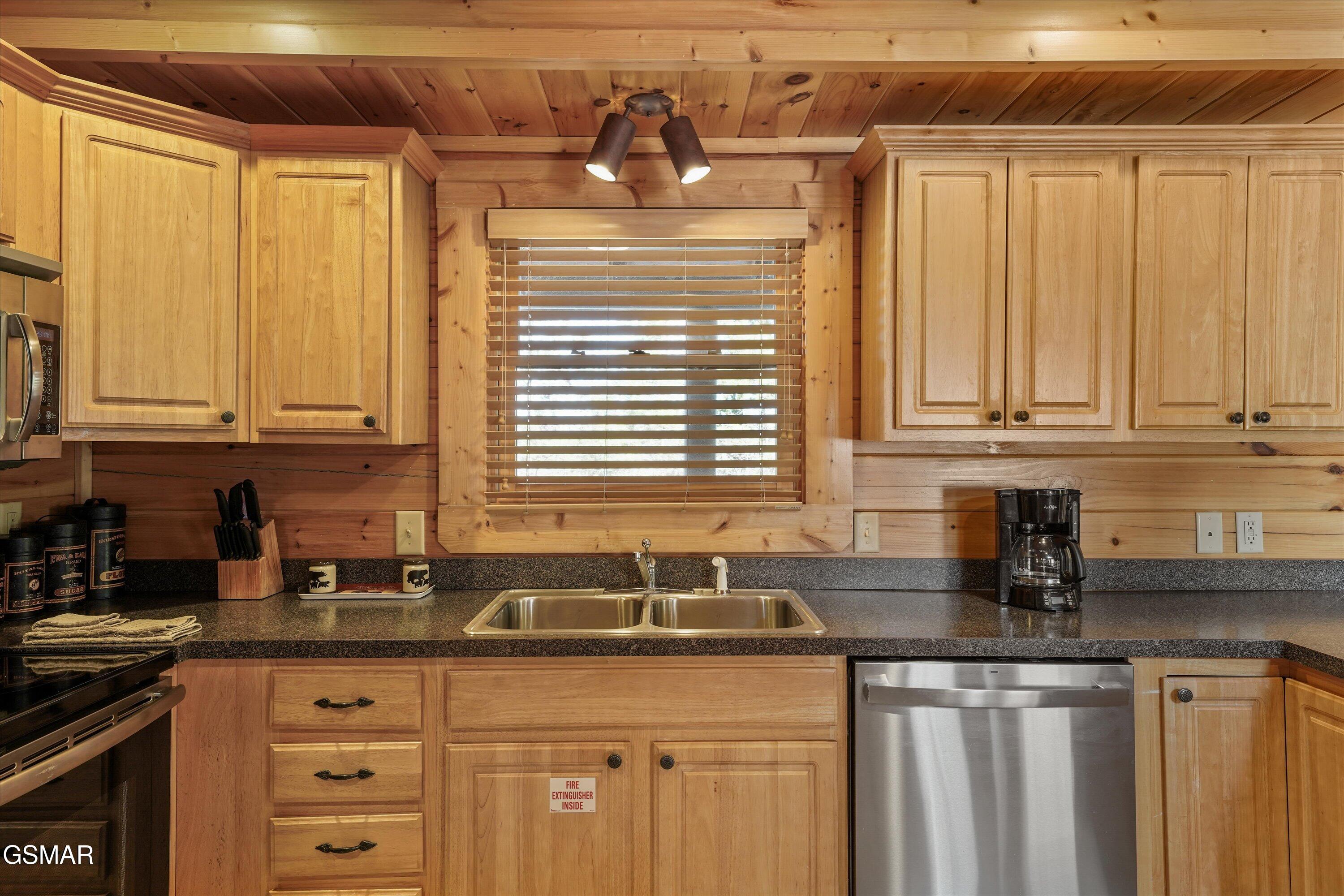 1679 Mountain Lodge Way Pigeon Forge TN 37862