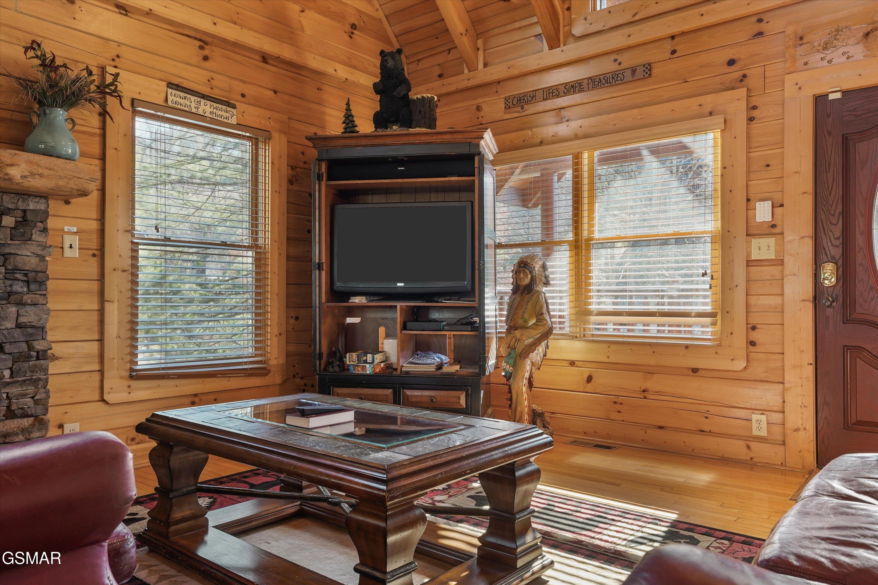 1679 Mountain Lodge Way Pigeon Forge TN 37862