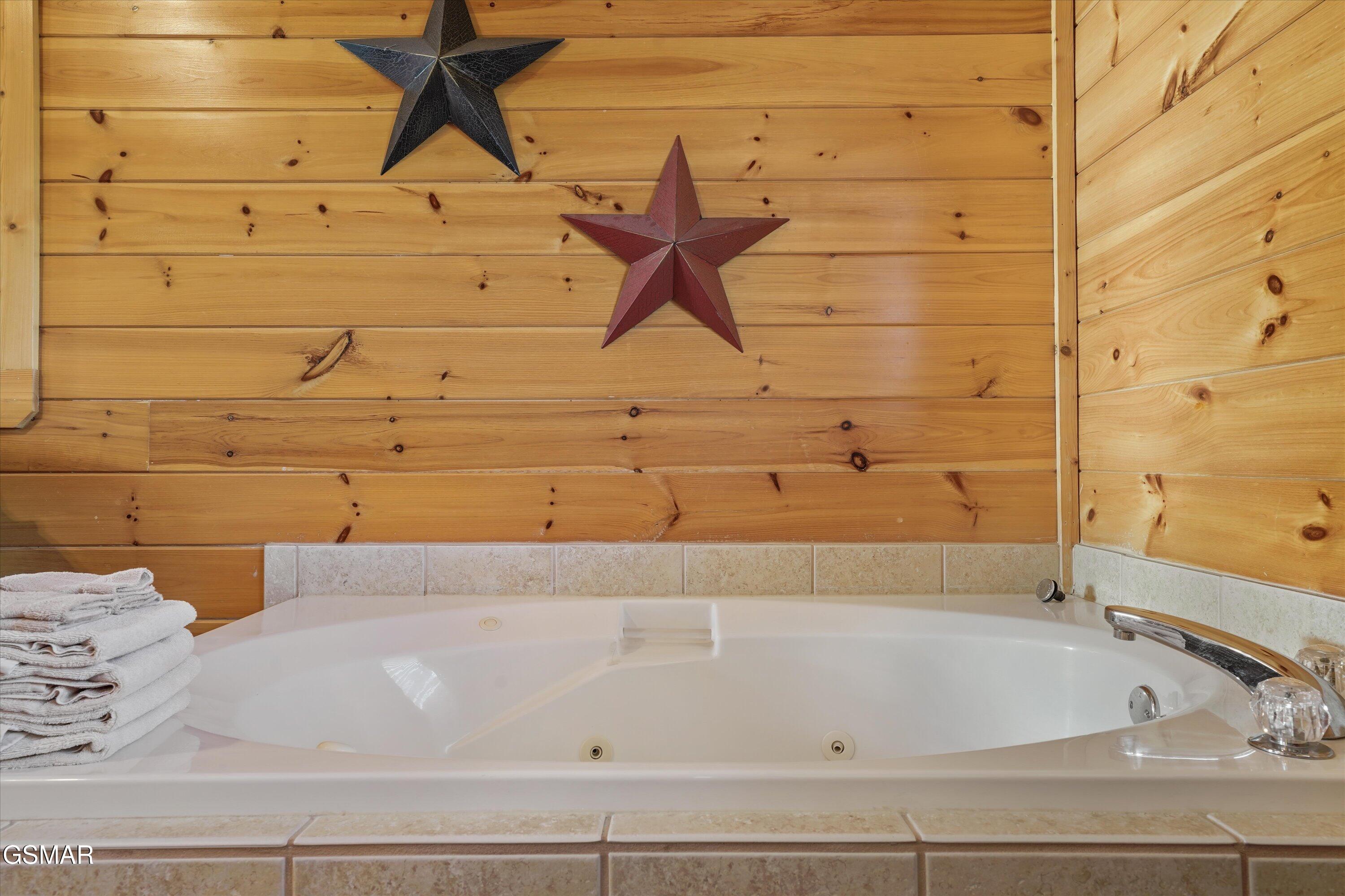 1679 Mountain Lodge Way Pigeon Forge TN 37862