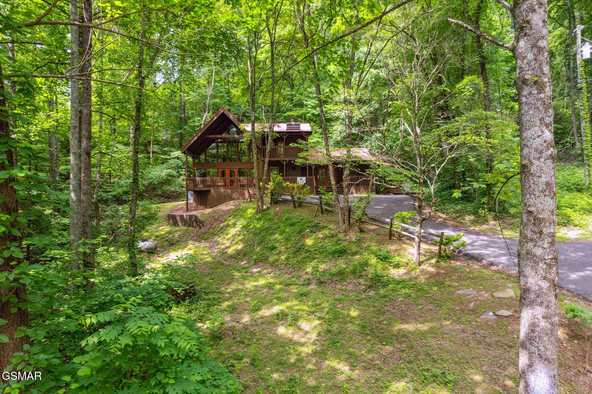 2112 Redmond Way Sevierville TN 37876