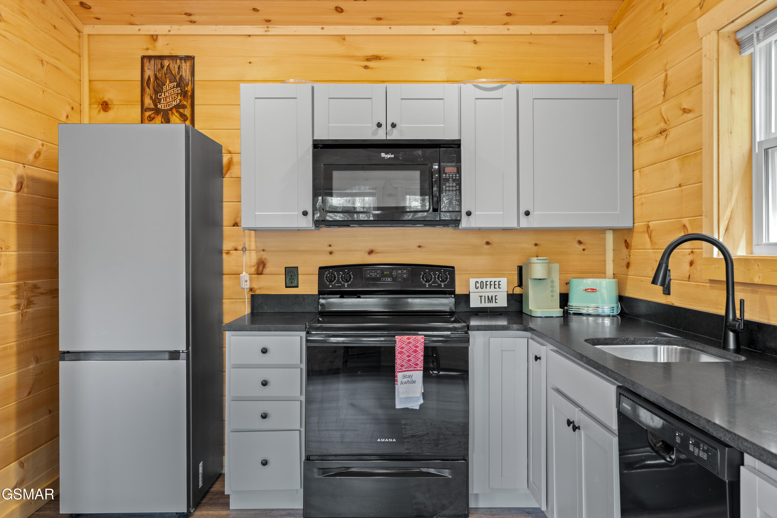 2122 Bluff Mtn Road Sevierville TN 37876