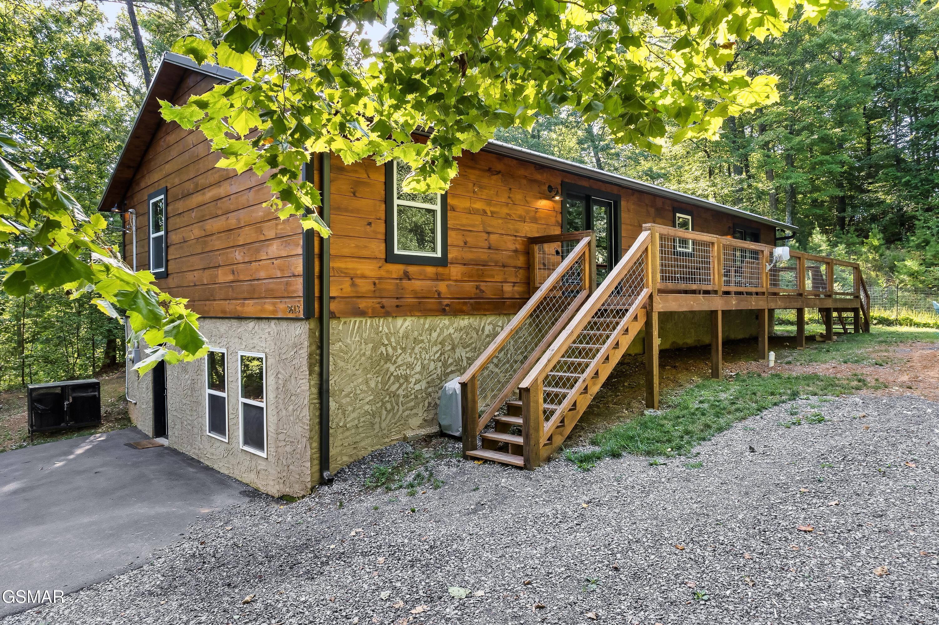 3613 Old Mountain Road Sevierville TN 37876