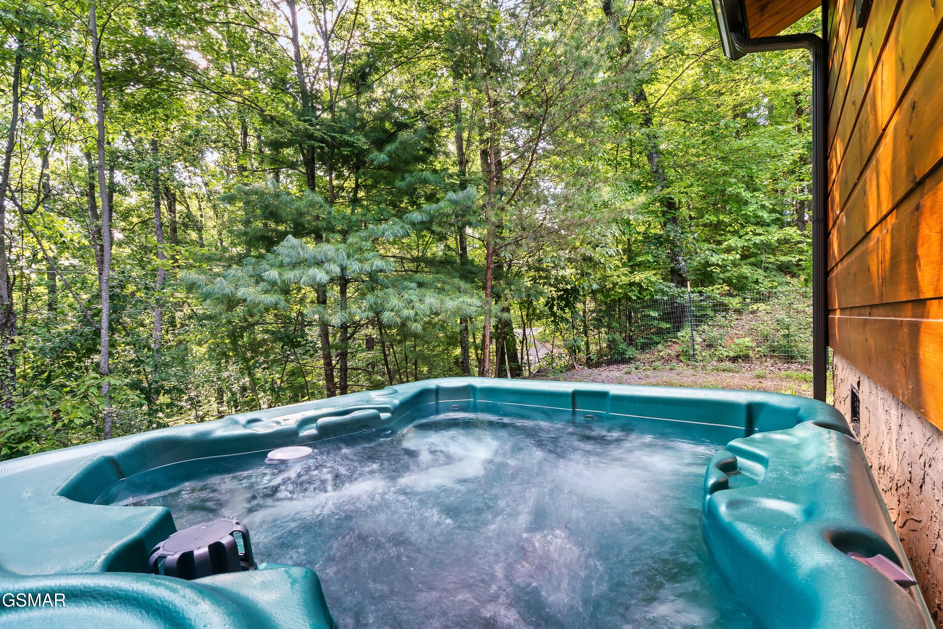 3613 Old Mountain Road Sevierville TN 37876