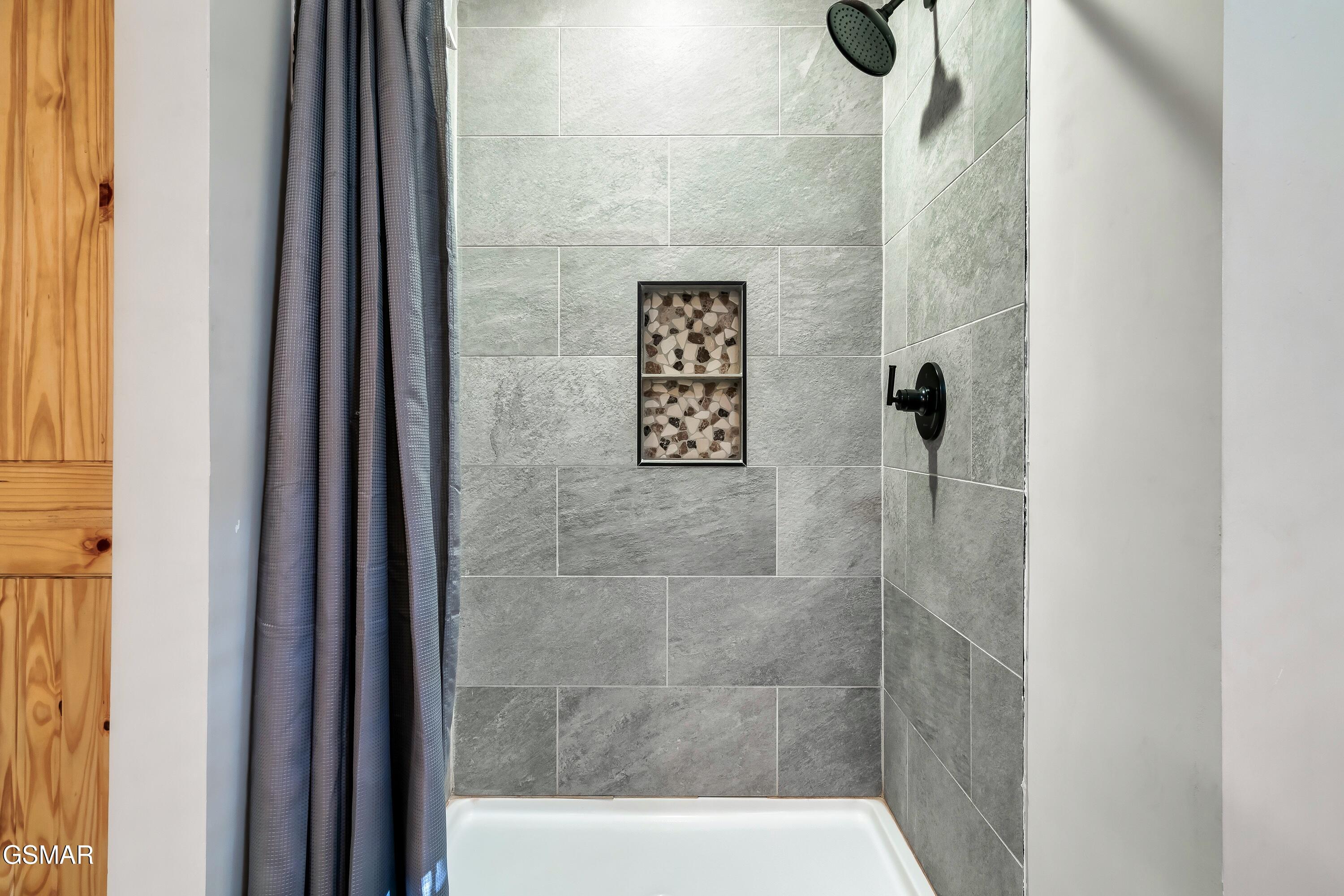 3613 Old Mountain Road Sevierville TN 37876