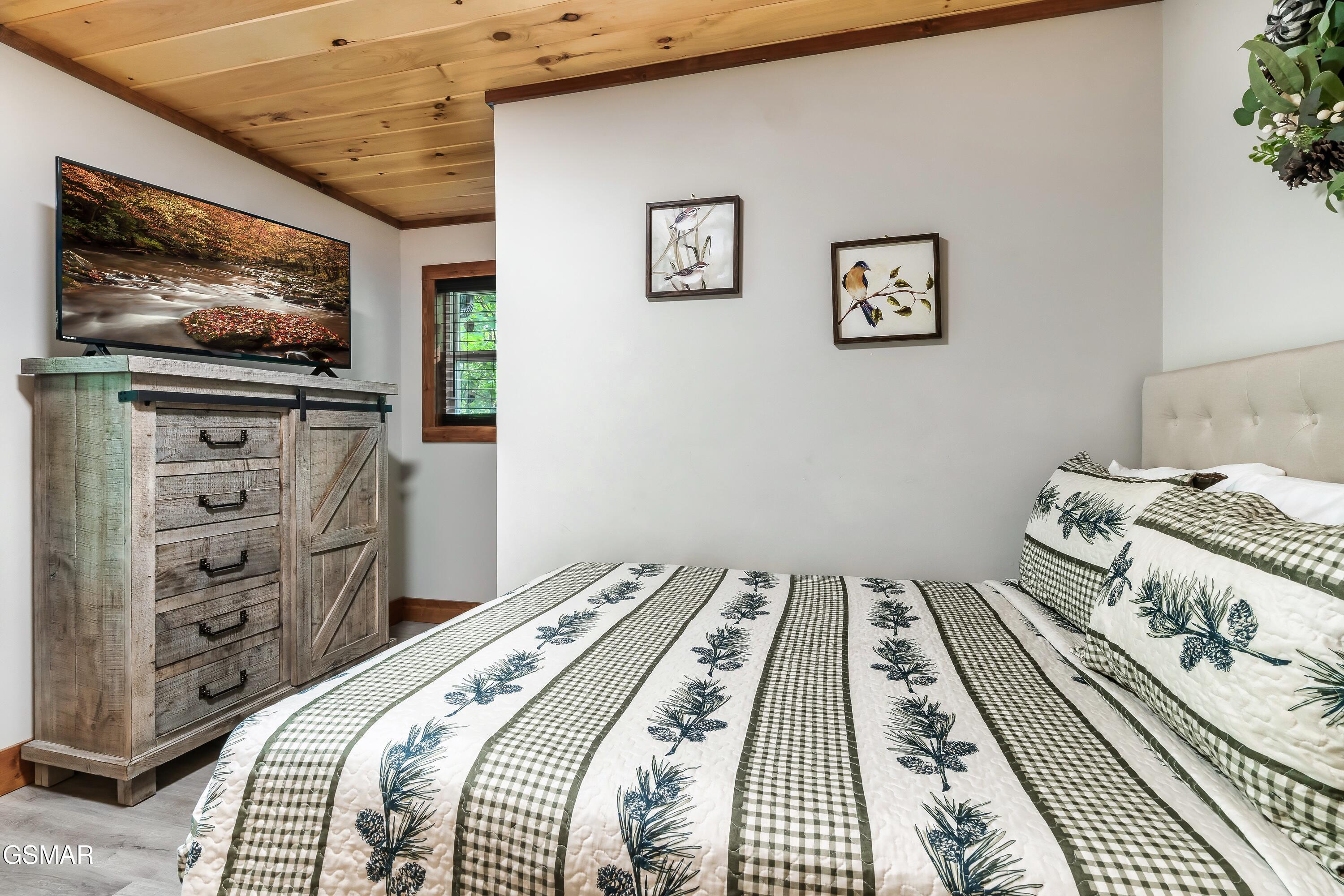 3613 Old Mountain Road Sevierville TN 37876