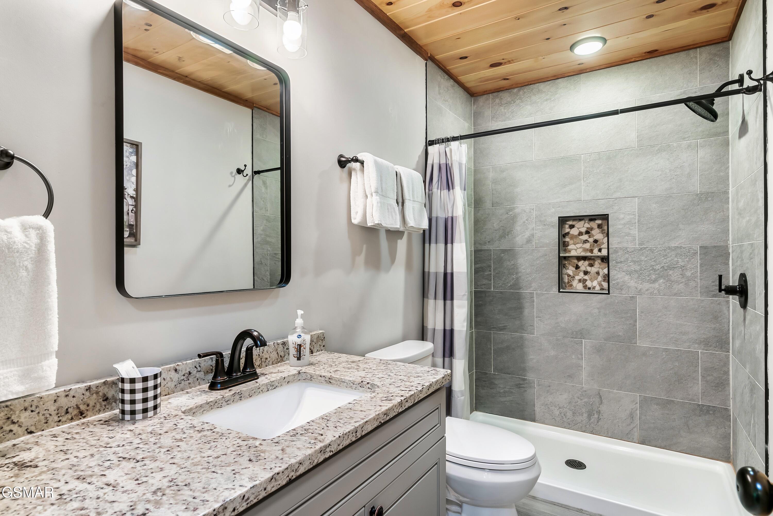 3613 Old Mountain Road Sevierville TN 37876