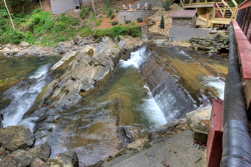 2157 Wears Valley Road Sevierville TN 37862