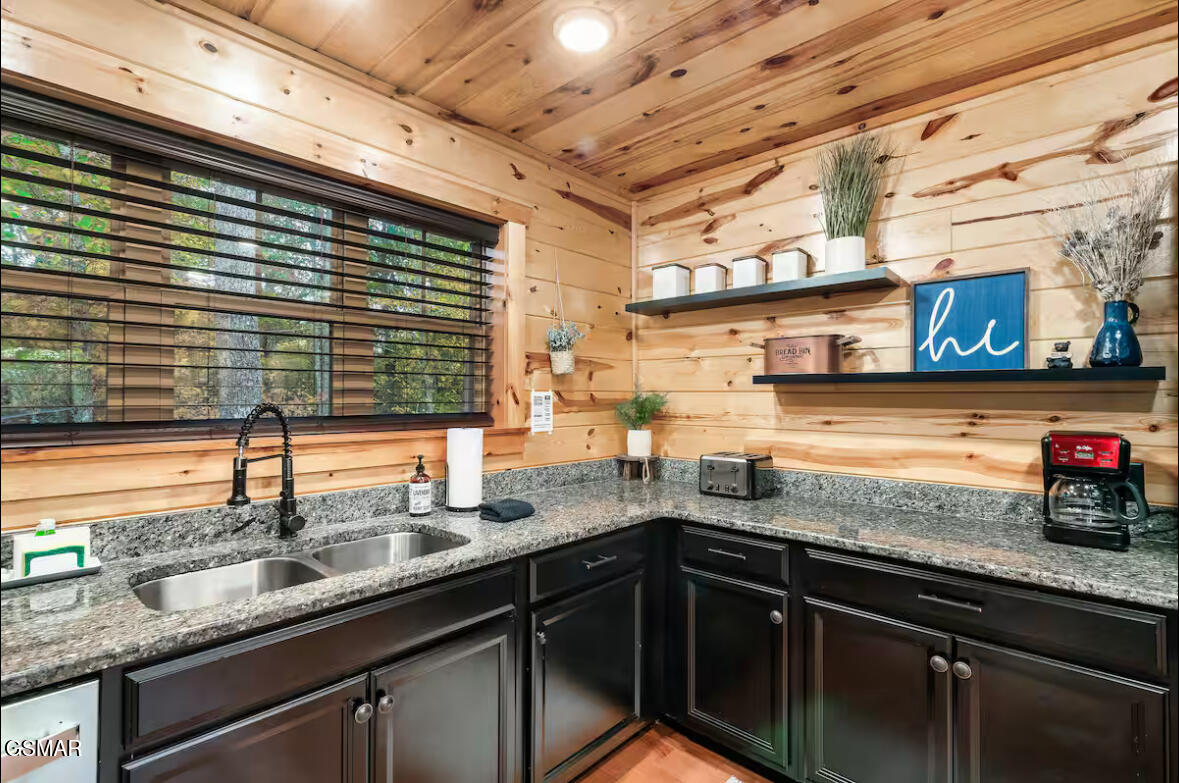 4536 Powdermill Estate Road Sevierville TN 37876