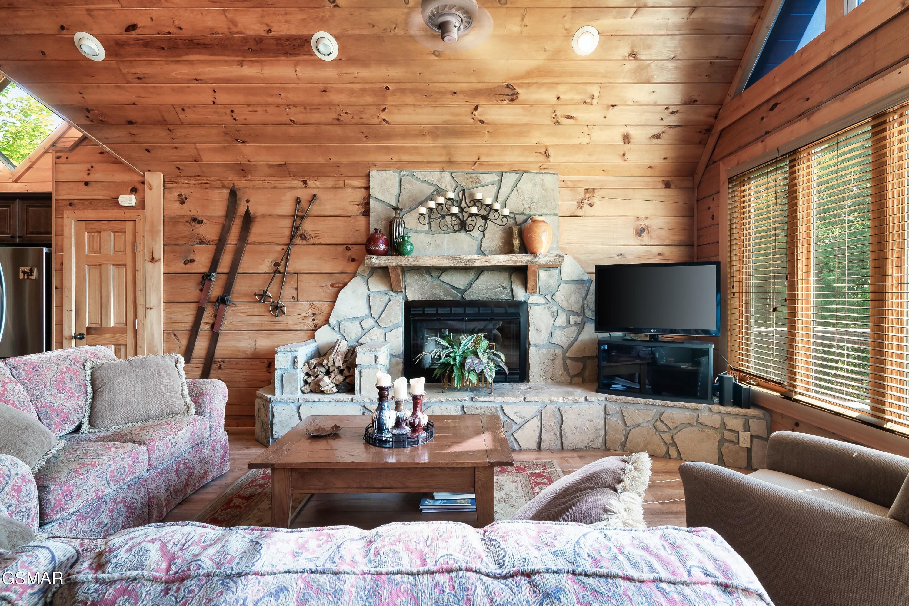 1266 Bear Cub Way Gatlinburg TN 37738