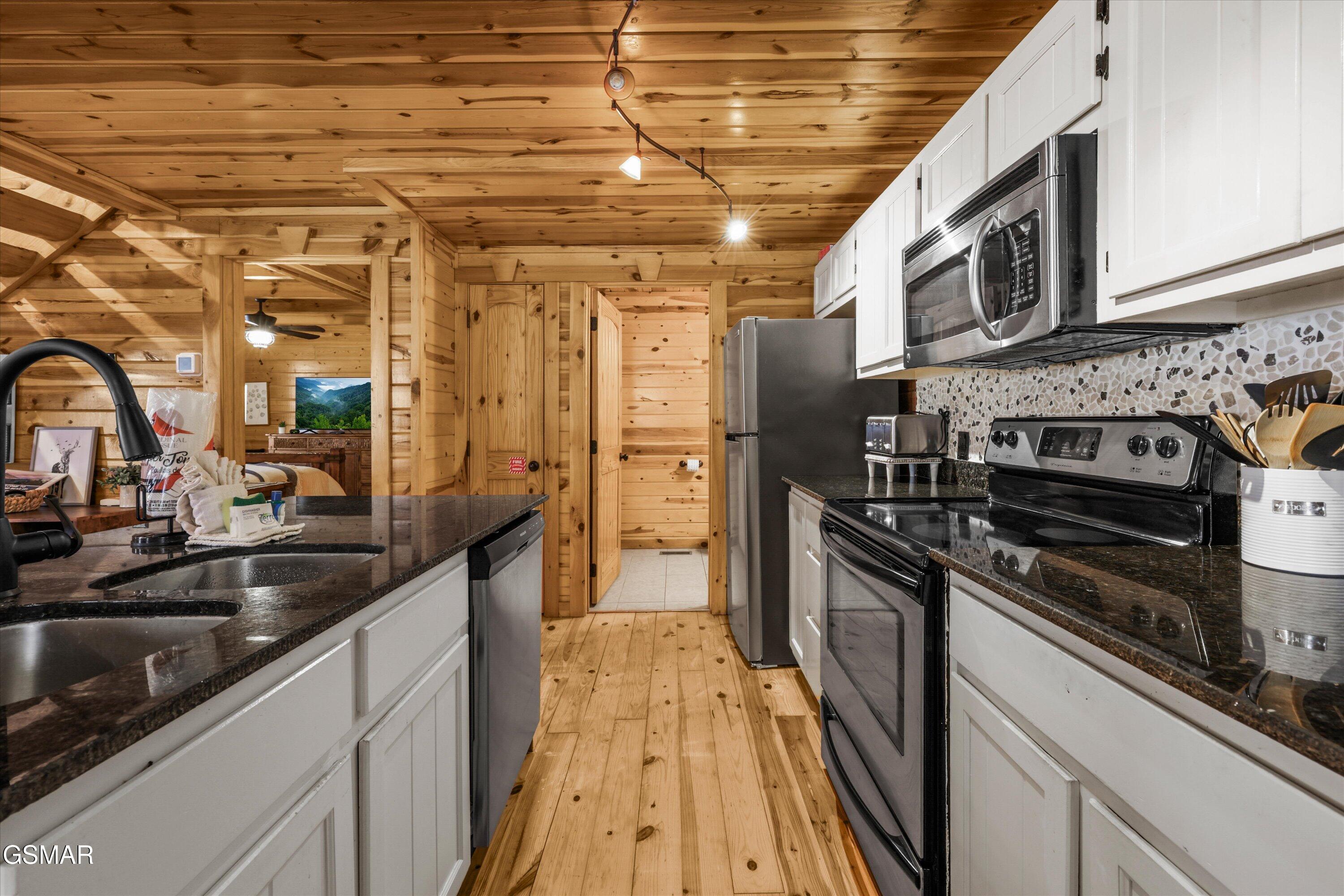 143 White Oak Resort Way Gatlinburg TN 37738