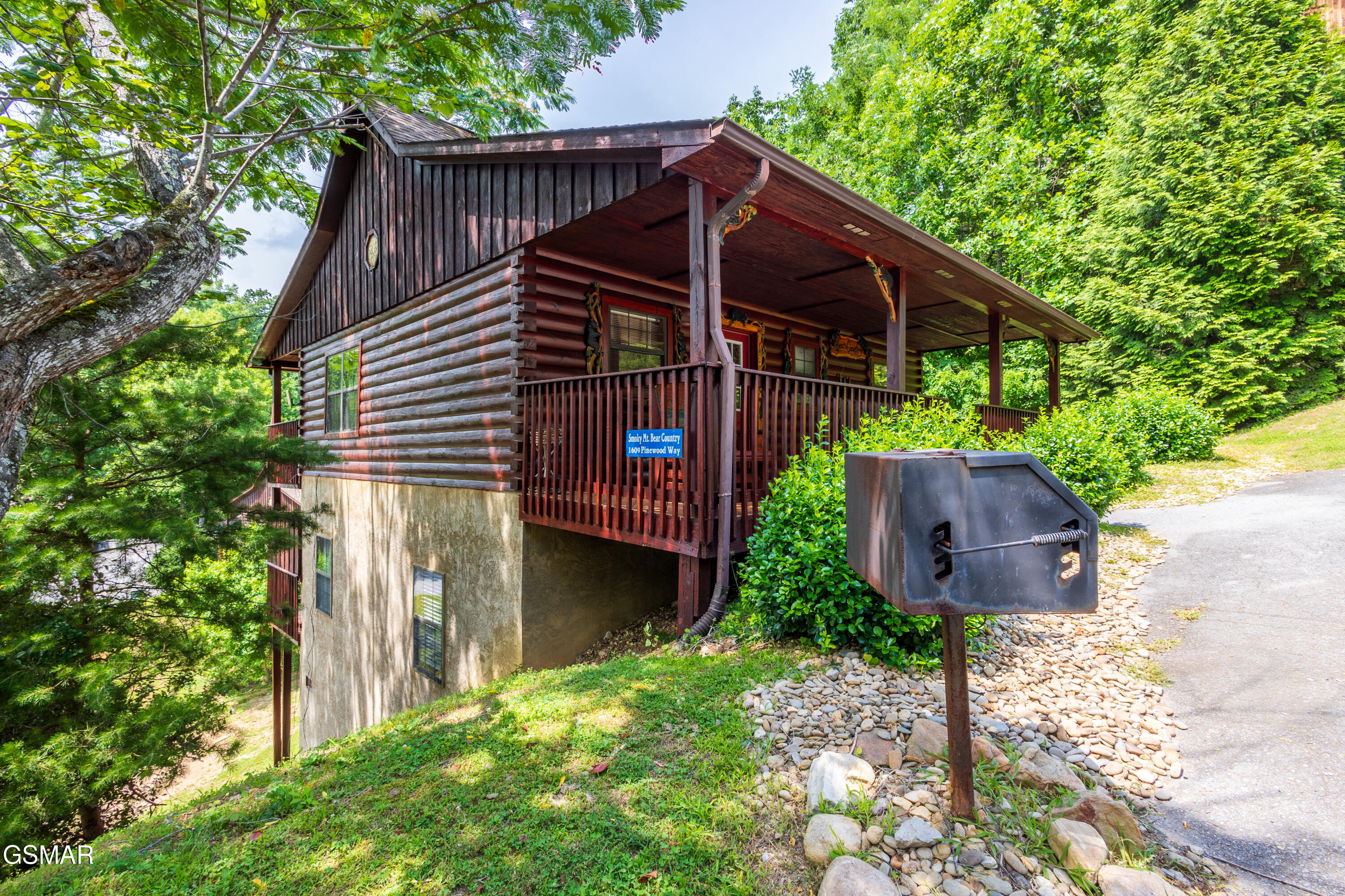 1609 Pinewood Way Sevierville TN 37862