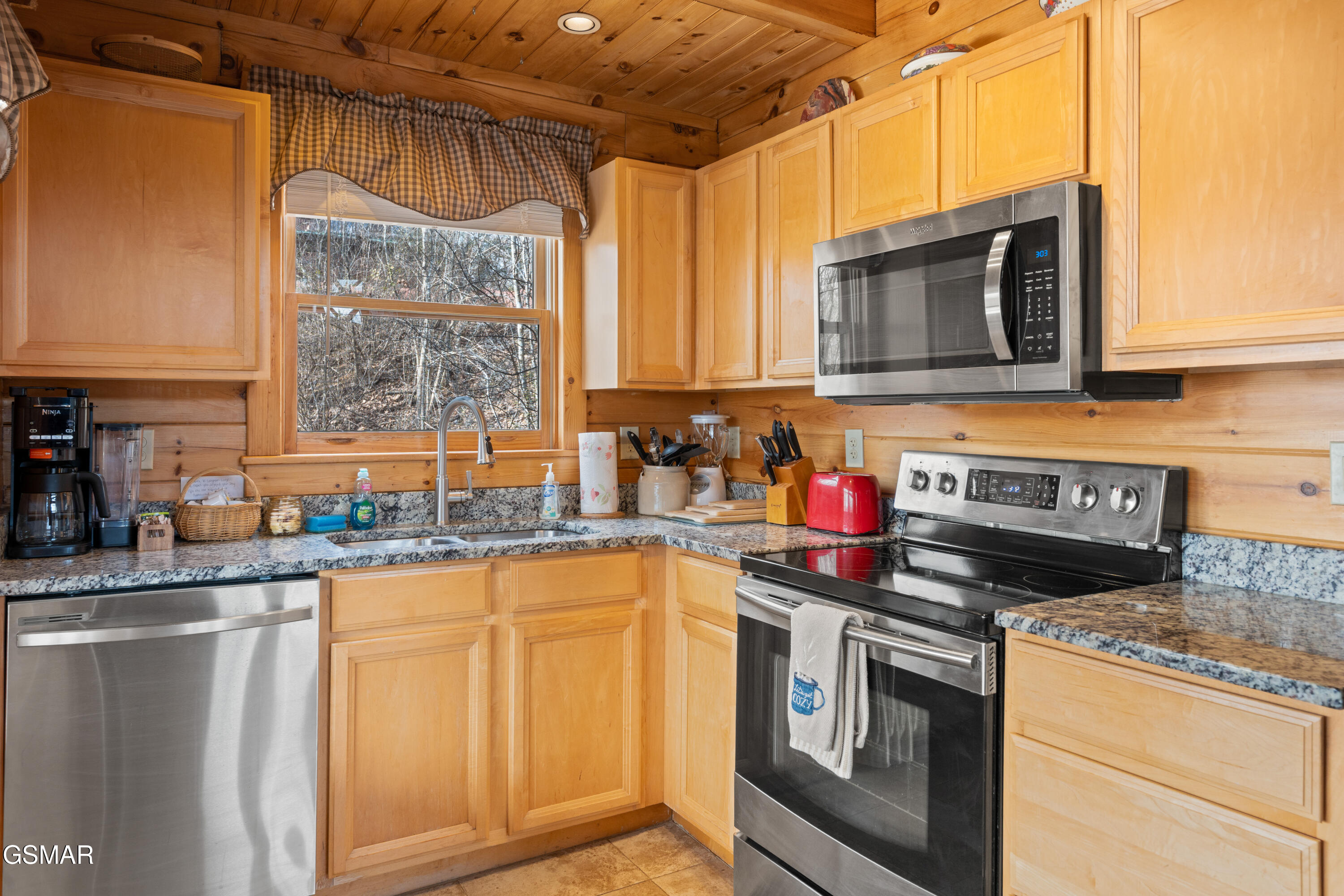 403 Happy Hollow Lane Sevierville TN 37876