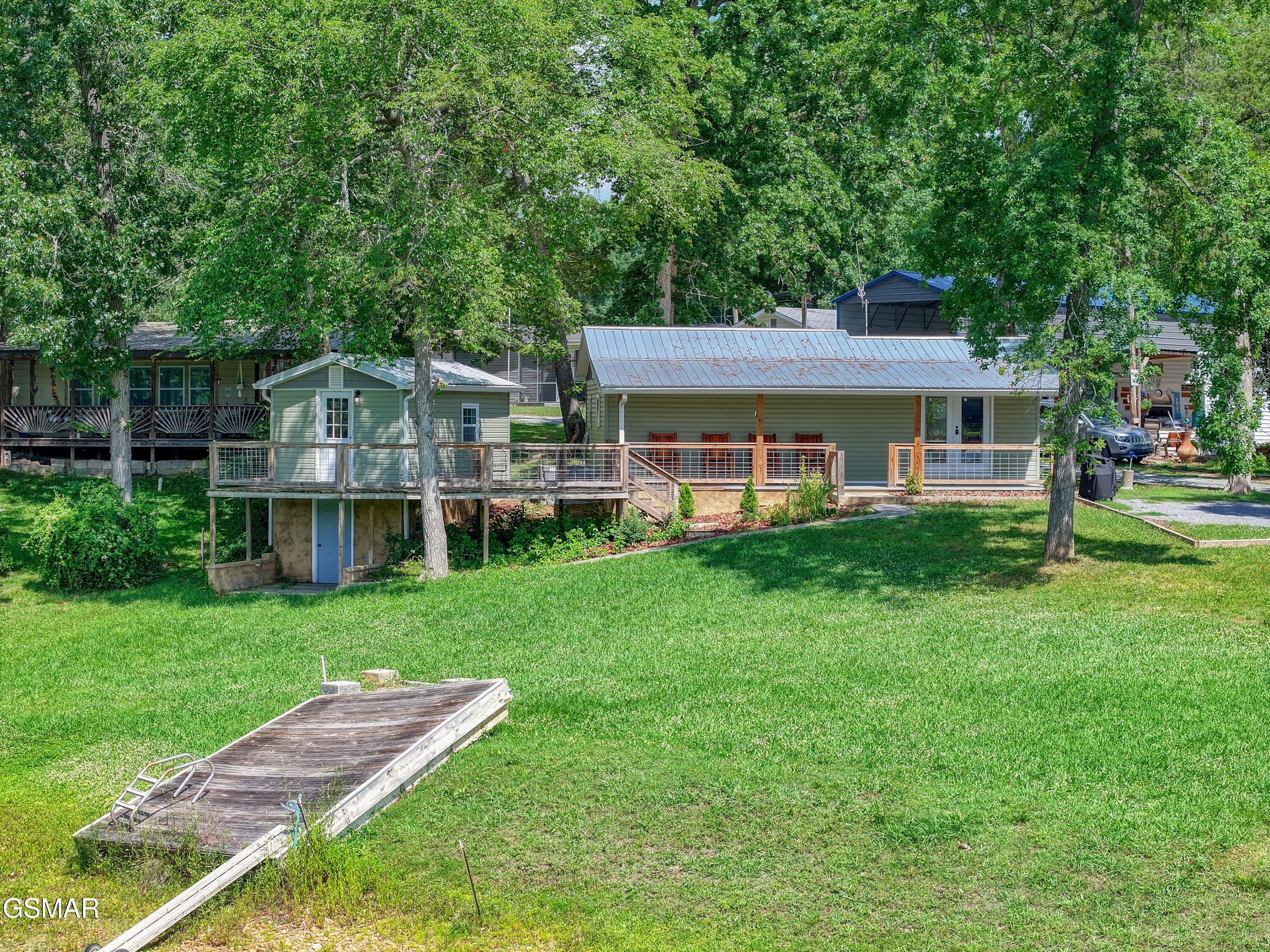 1239 Fishermans Way Sevierville TN 37876