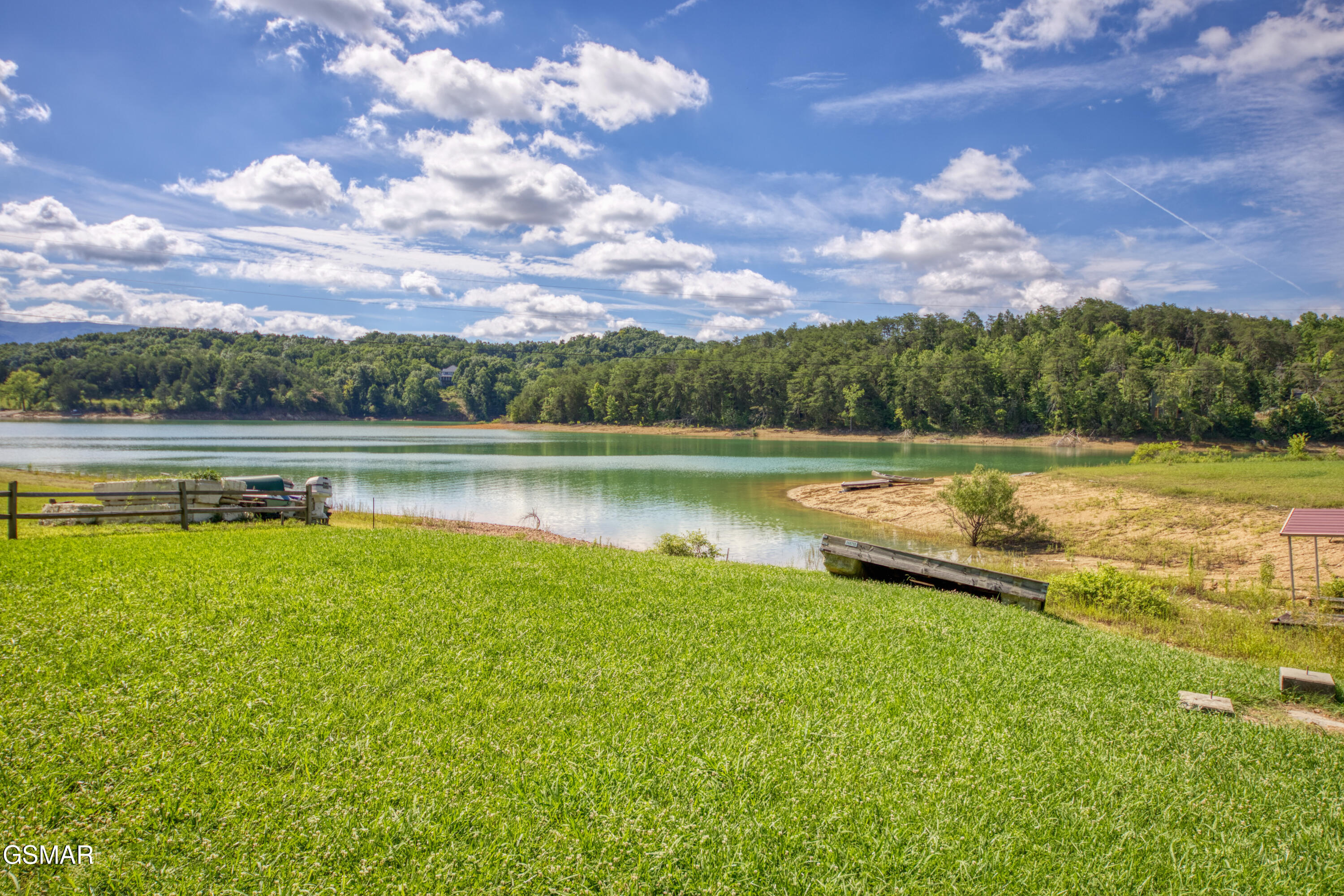 1239 Fishermans Way Sevierville TN 37876