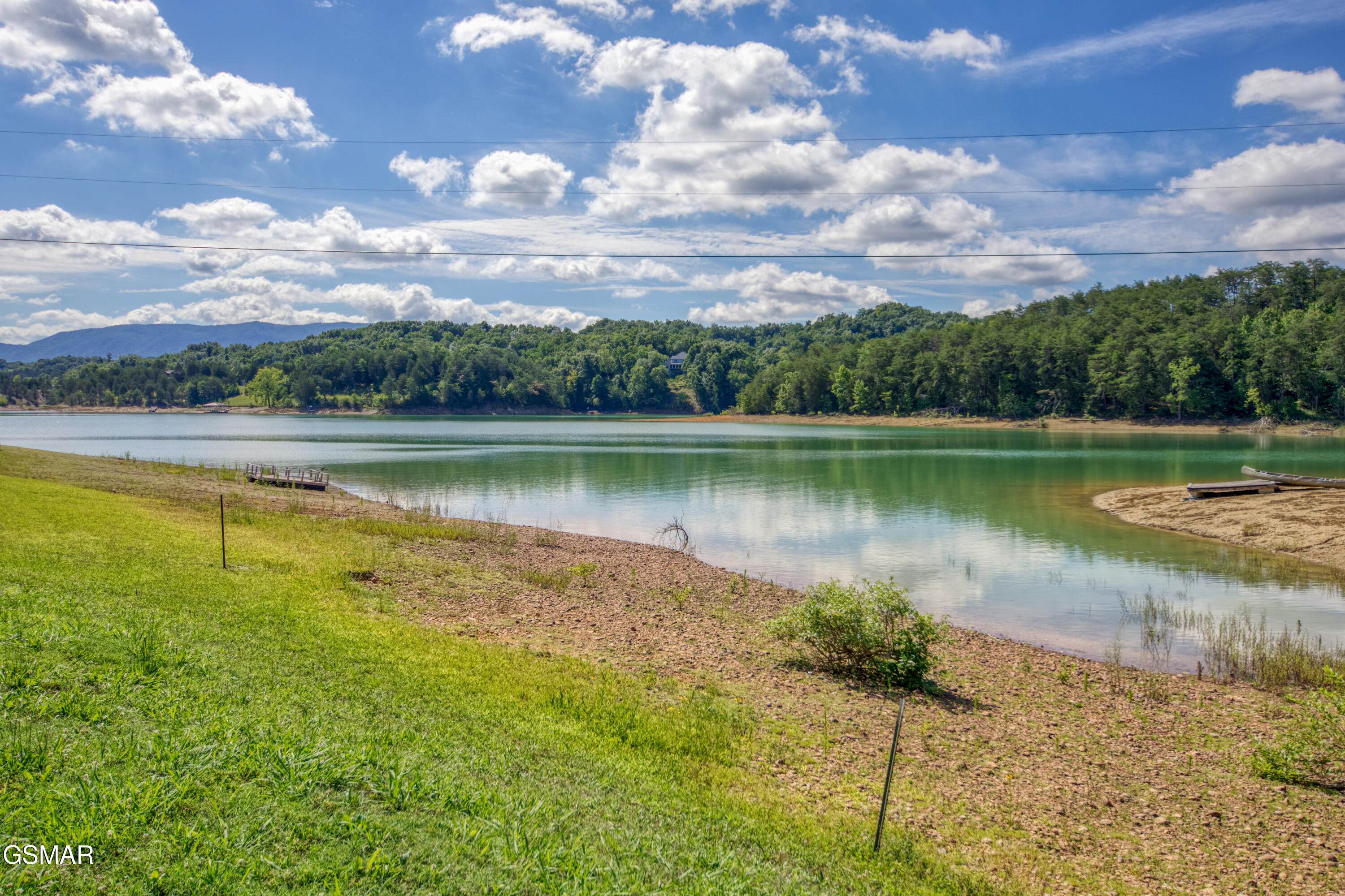 1239 Fishermans Way Sevierville TN 37876