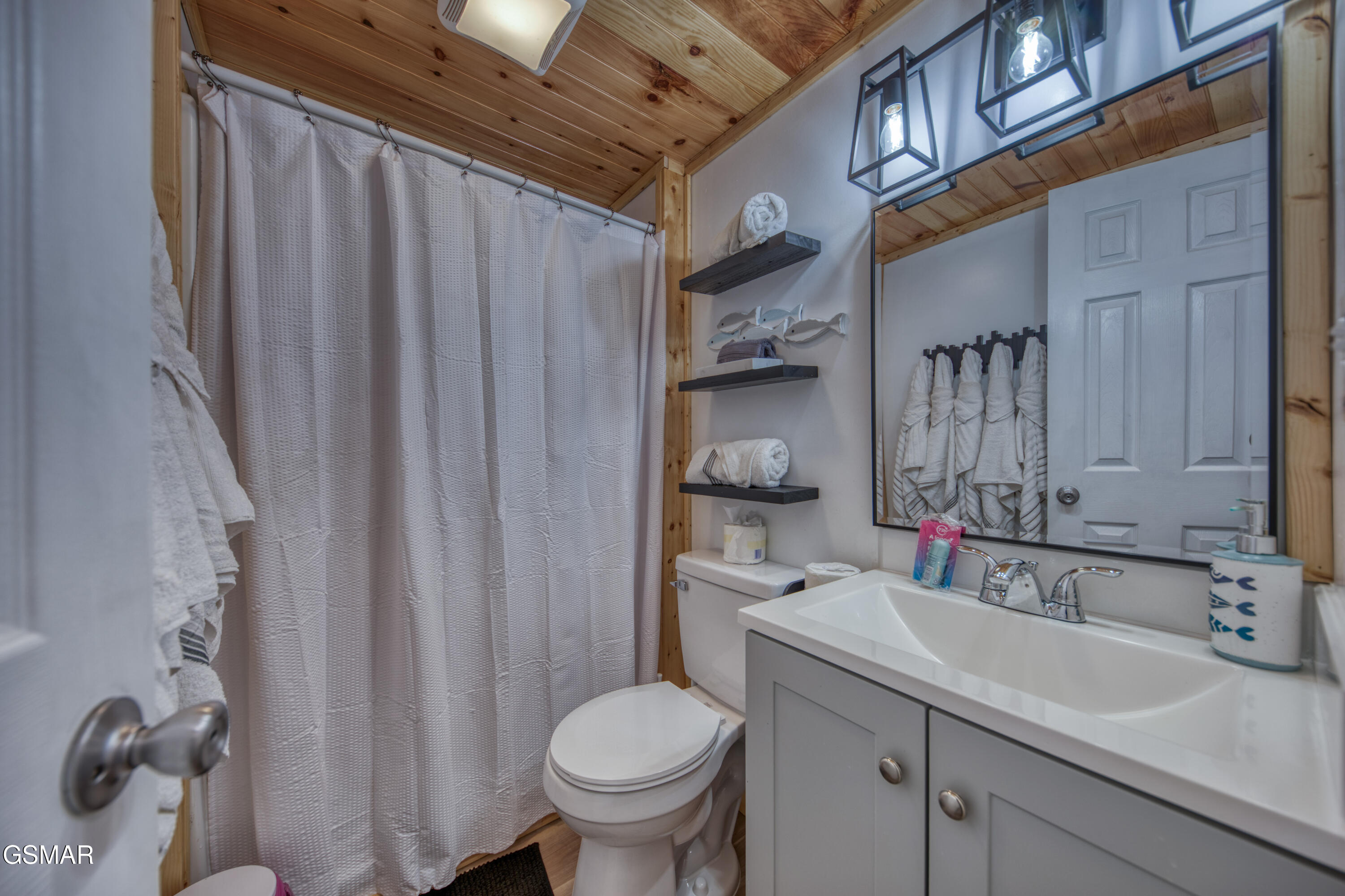 1239 Fishermans Way Sevierville TN 37876