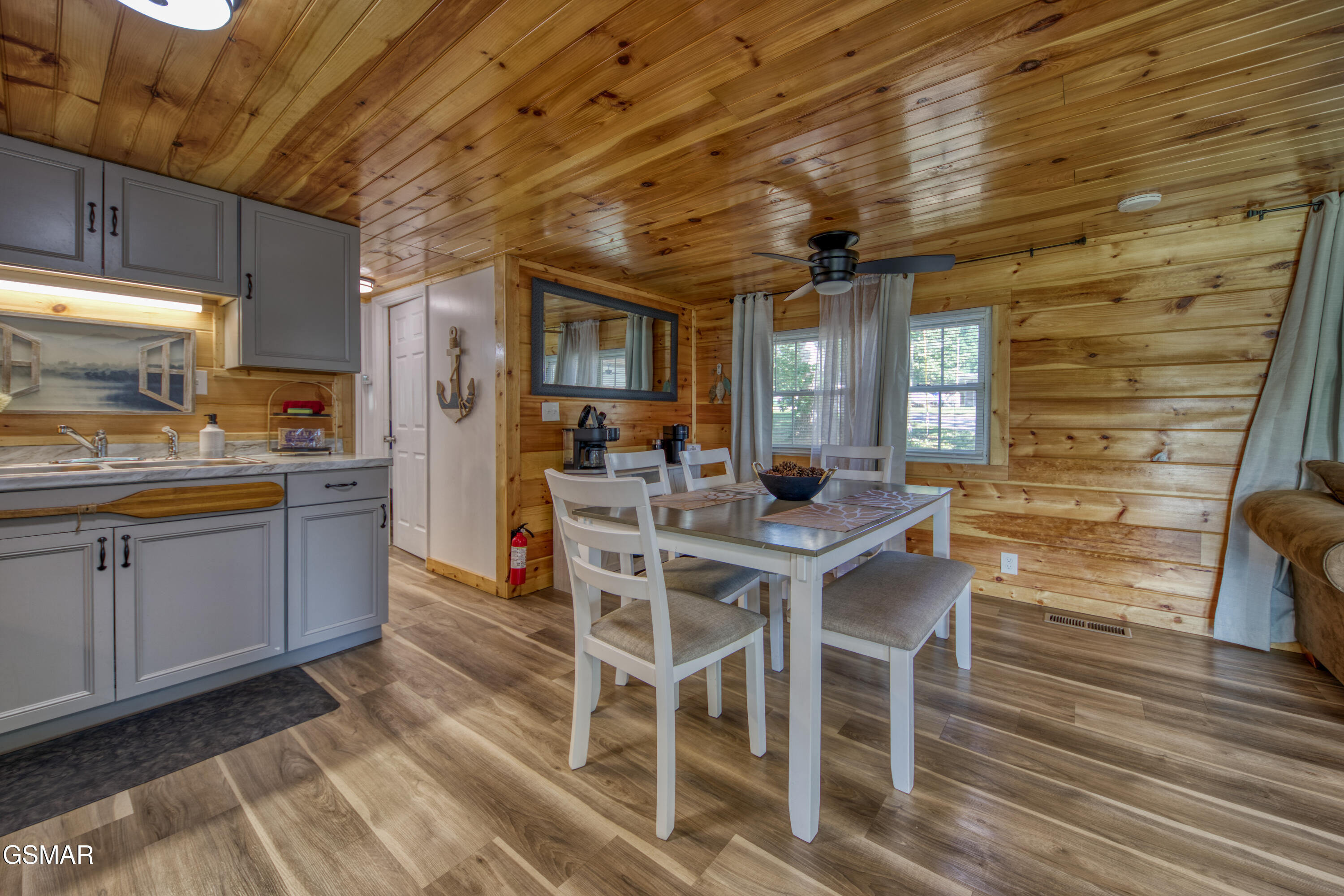 1239 Fishermans Way Sevierville TN 37876