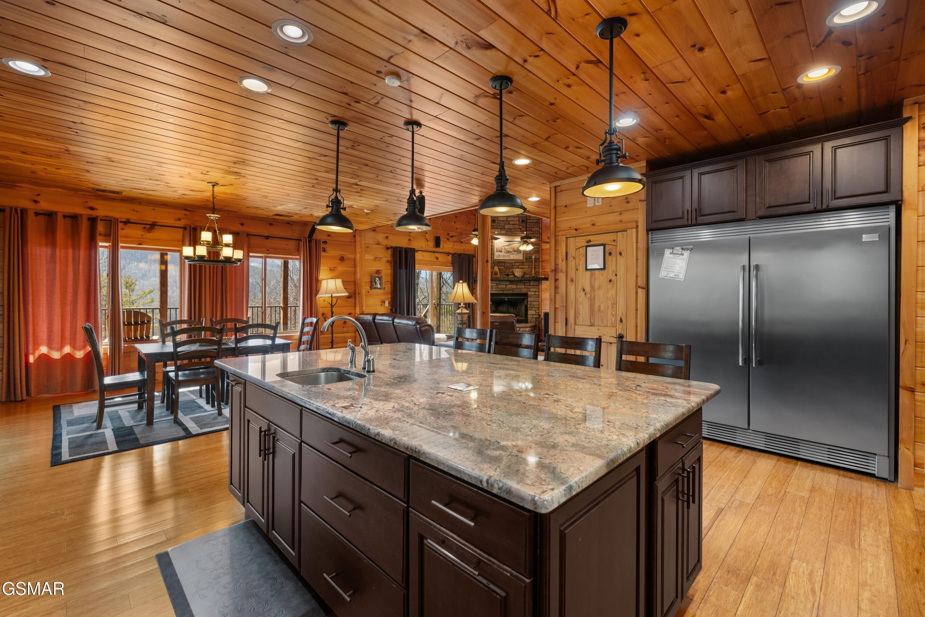 4320 Firefly View Way Gatlinburg TN 37738