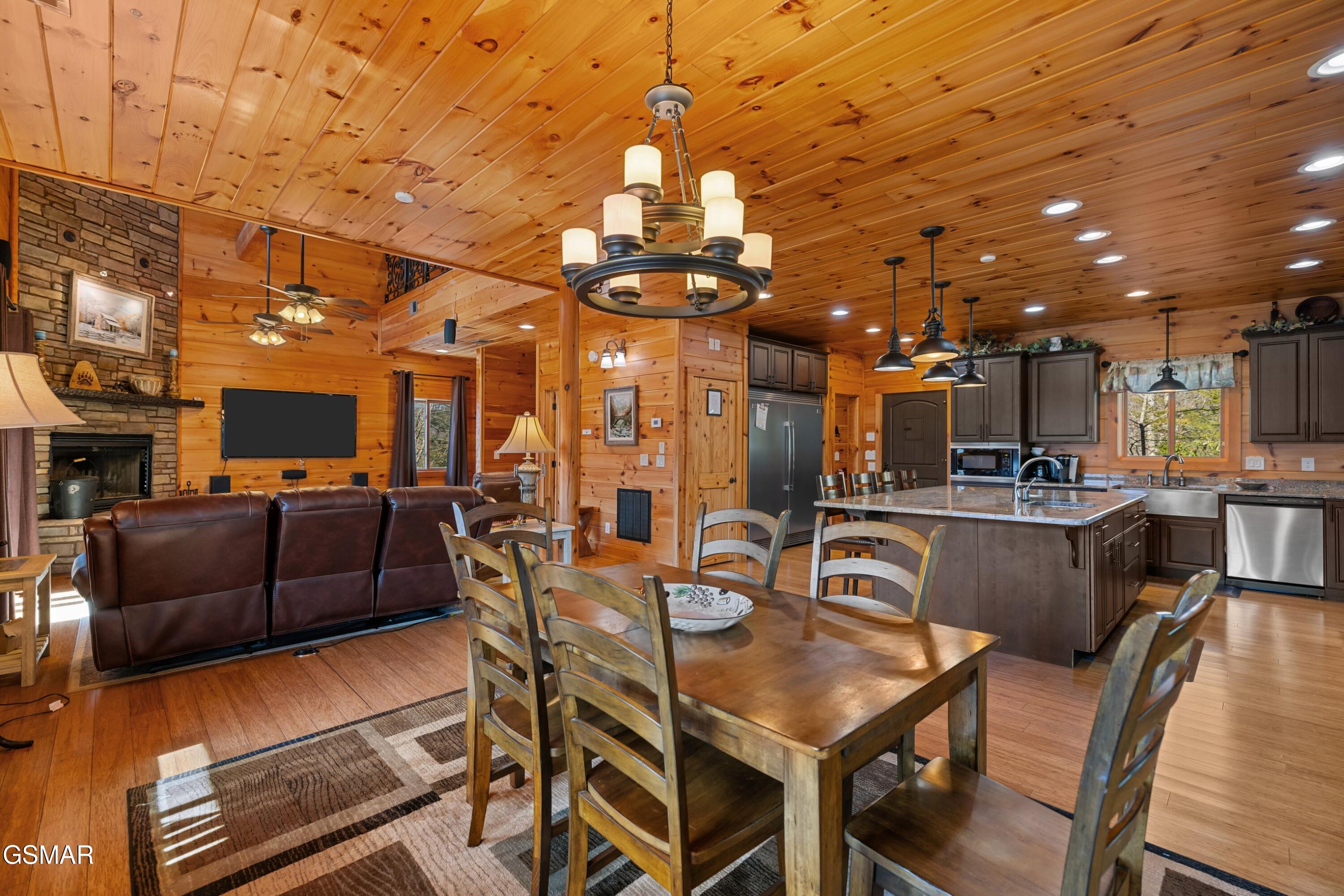 4320 Firefly View Way Gatlinburg TN 37738