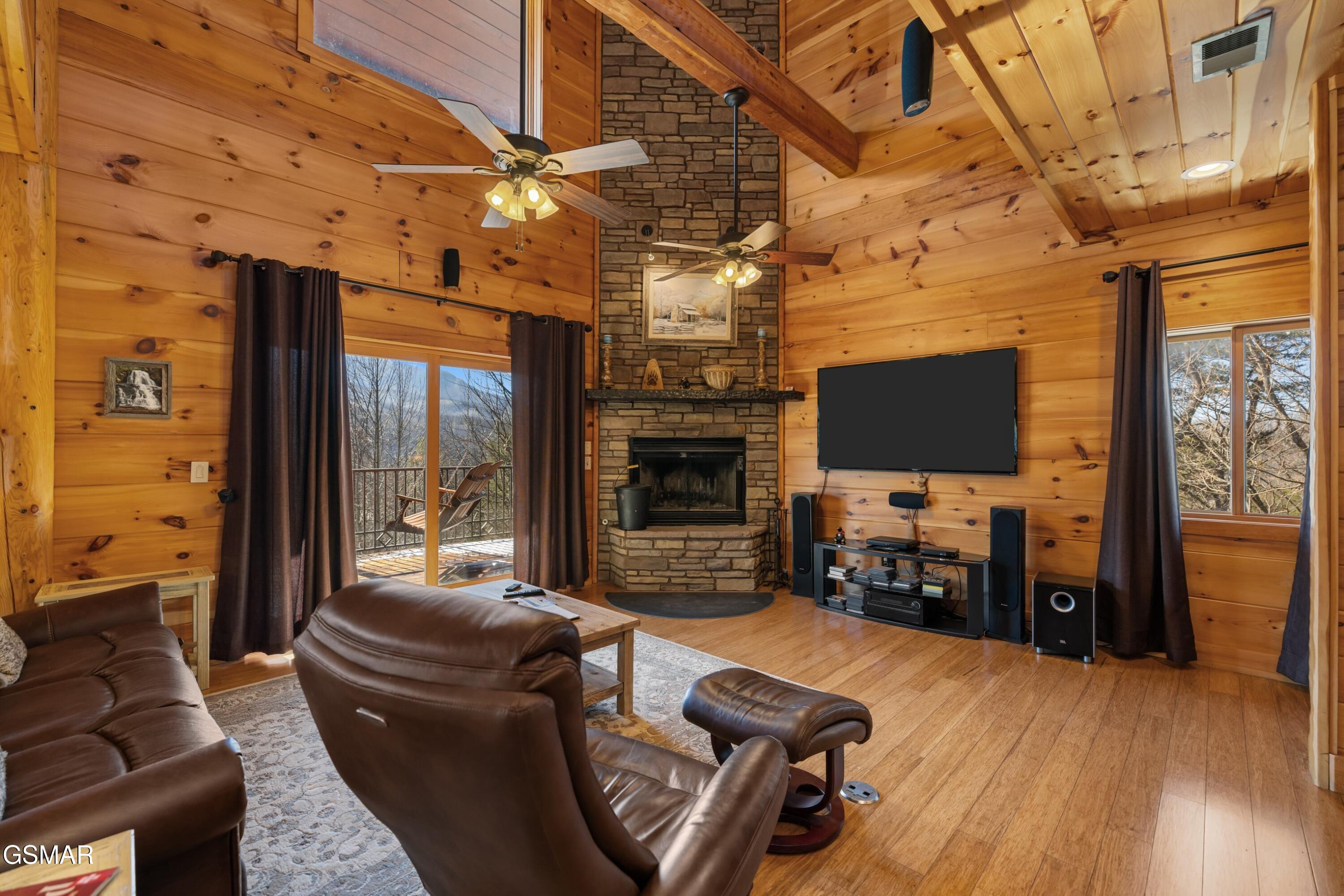 4320 Firefly View Way Gatlinburg TN 37738